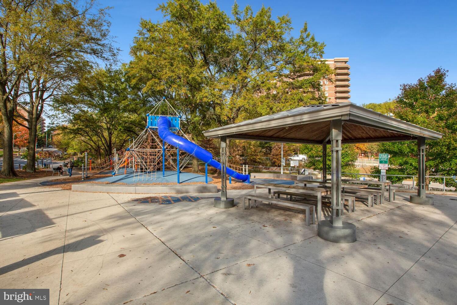 LYON PARK - Residential