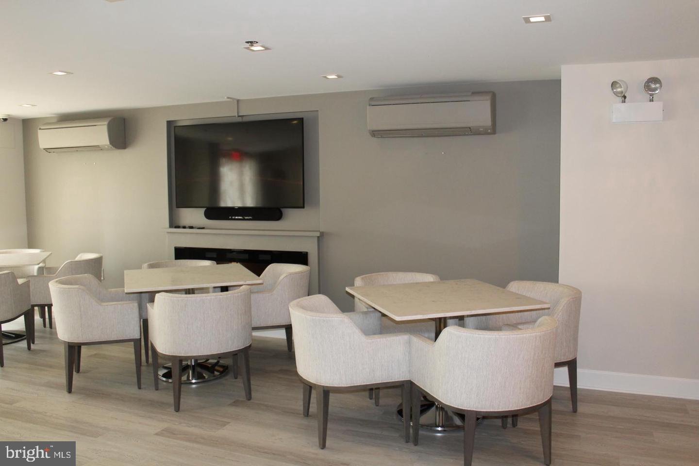 OAK HILL - Residential