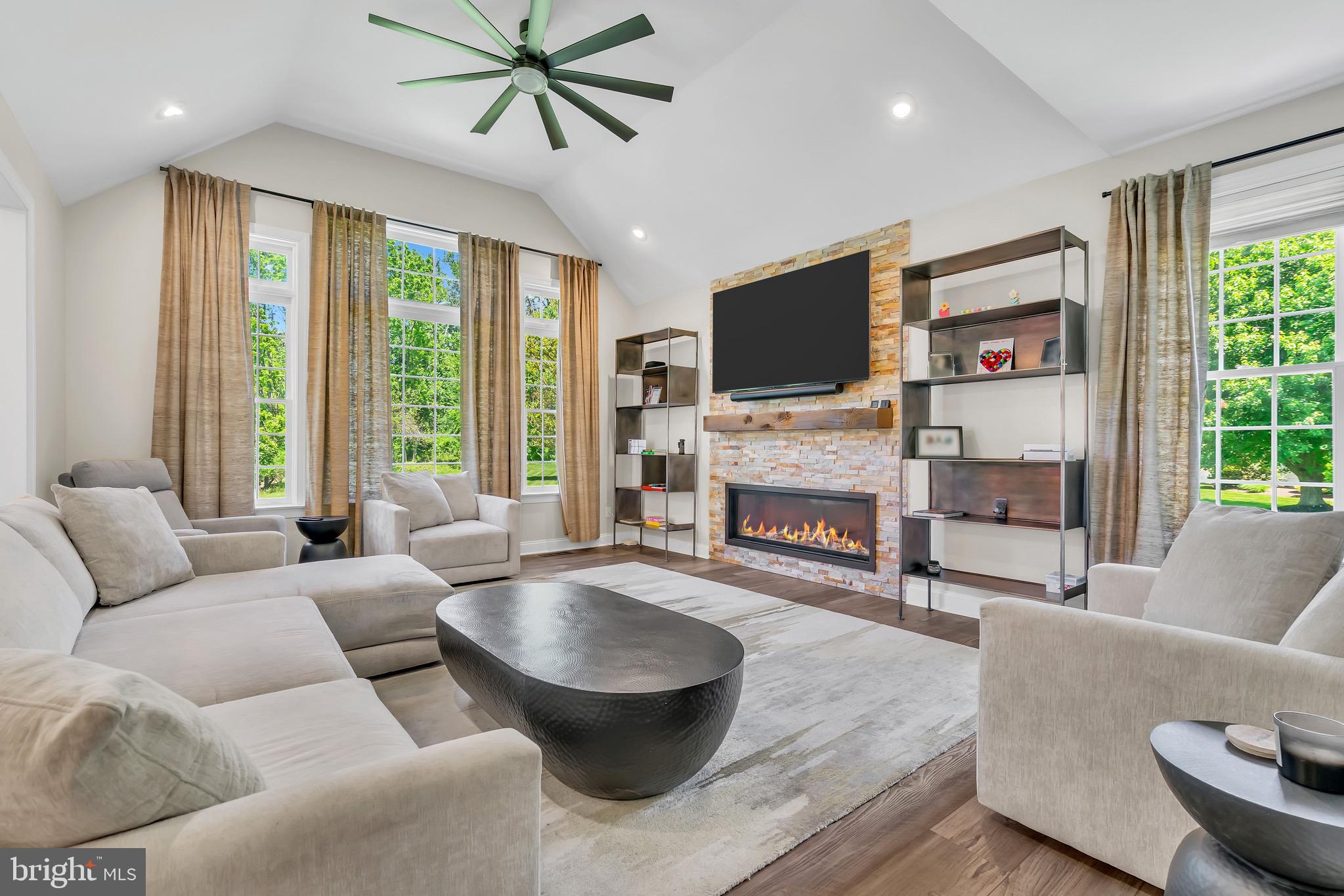 CHANTILLY FARM - Residential