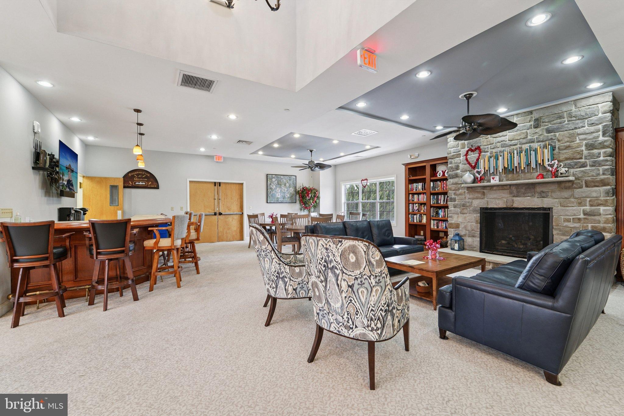 SIGNATURE CLUB AT GREENVIEW - Residential