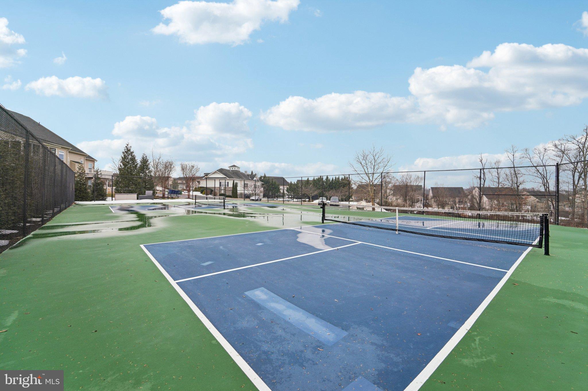 SIGNATURE CLUB AT GREENVIEW - Residential