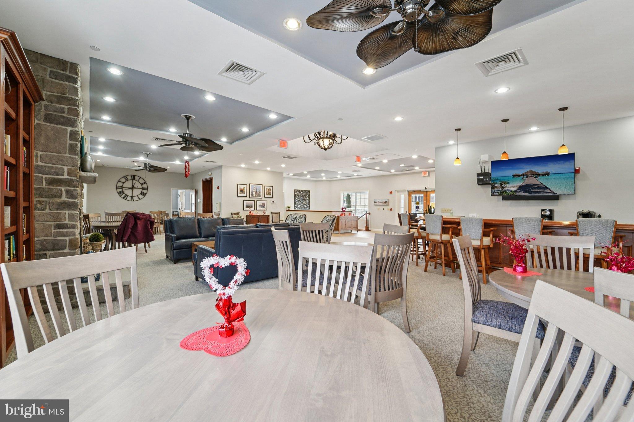 SIGNATURE CLUB AT GREENVIEW - Residential