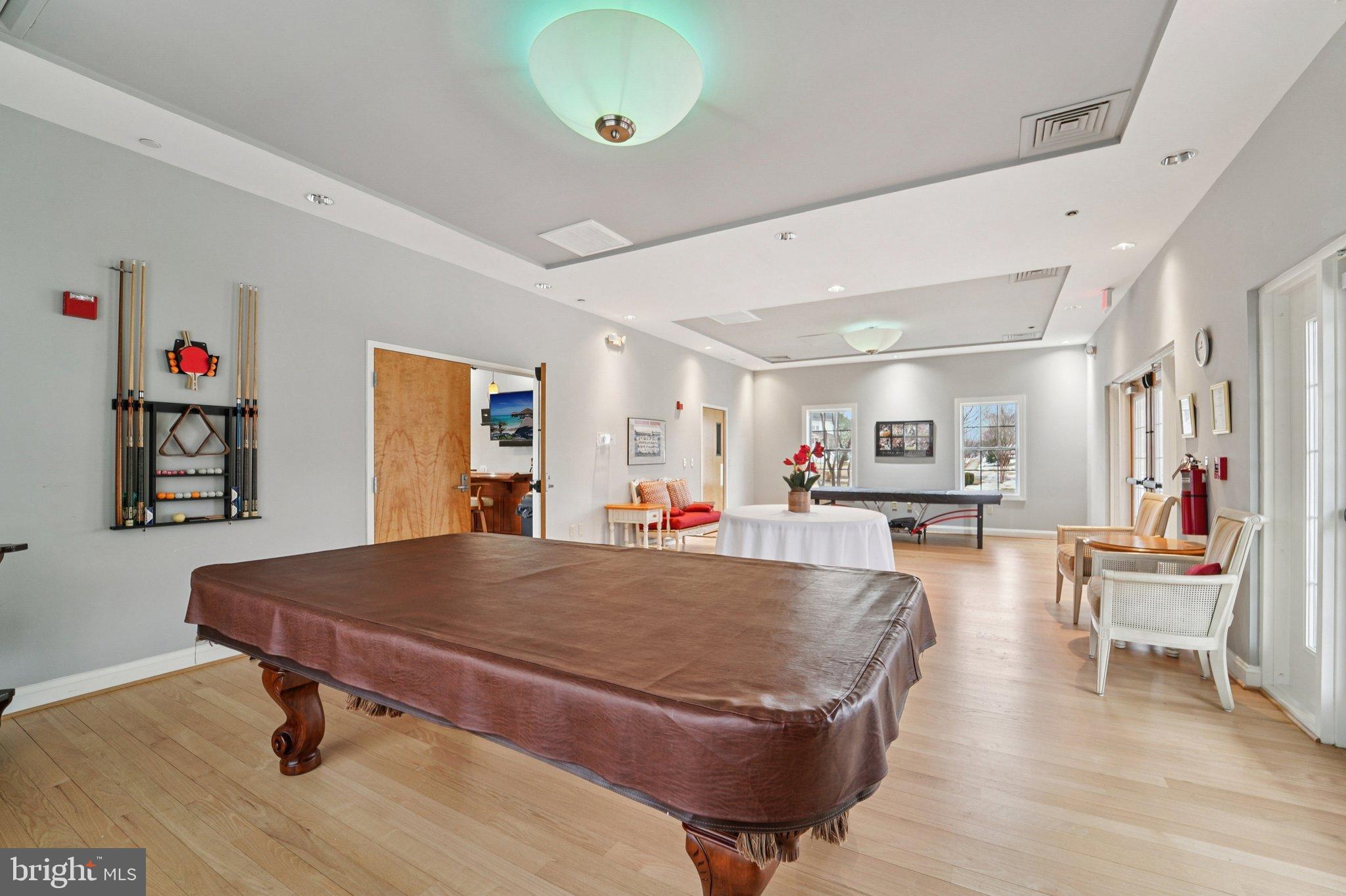 SIGNATURE CLUB AT GREENVIEW - Residential