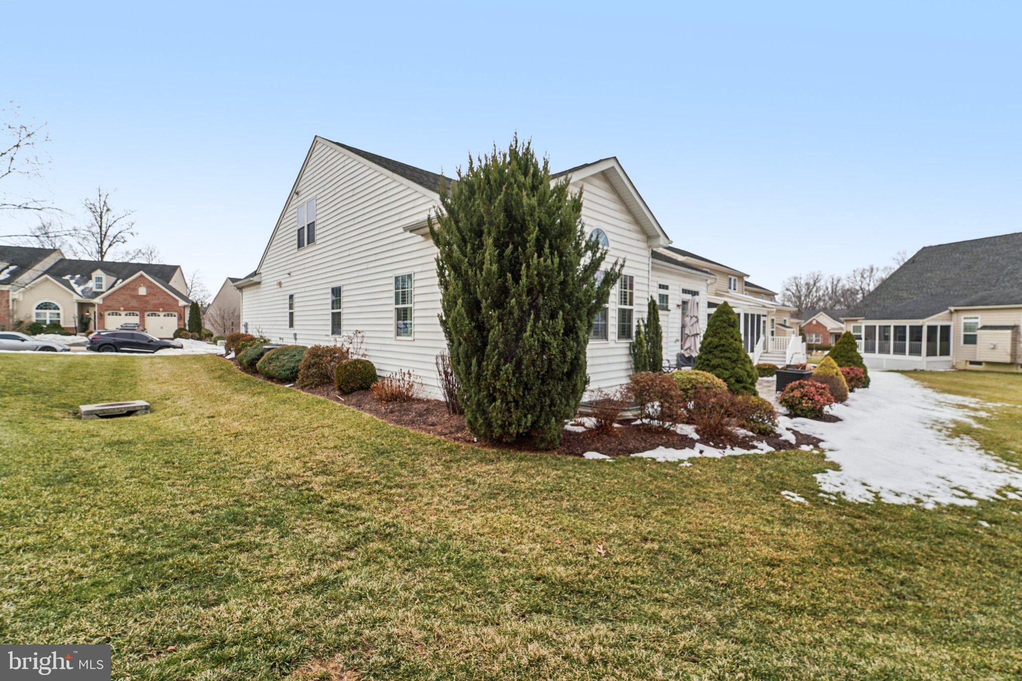 SIGNATURE CLUB AT GREENVIEW - Residential