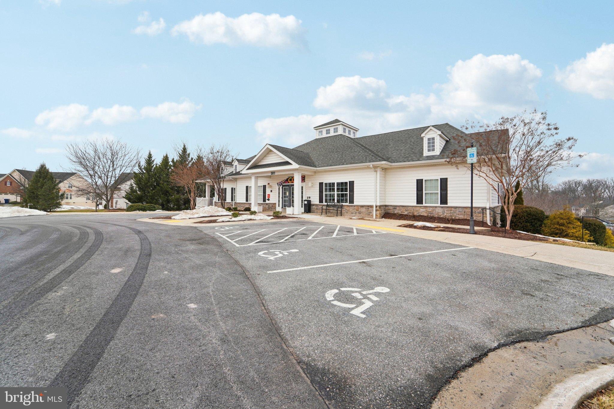 SIGNATURE CLUB AT GREENVIEW - Residential