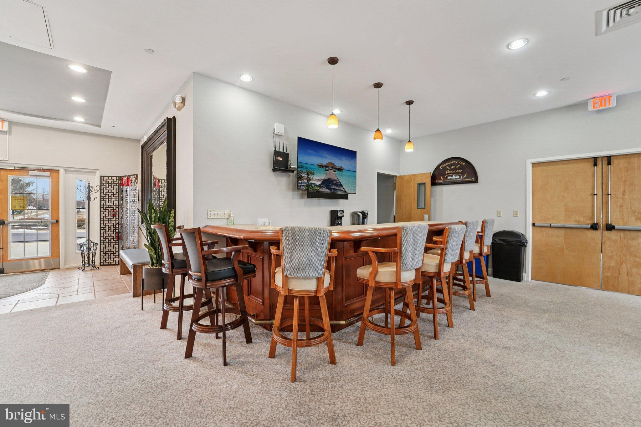 SIGNATURE CLUB AT GREENVIEW - Residential