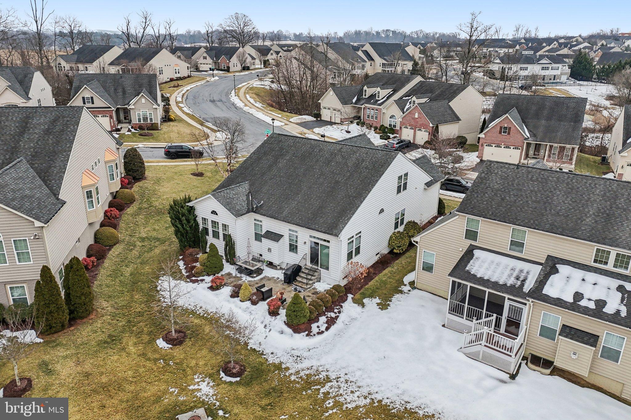 SIGNATURE CLUB AT GREENVIEW - Residential