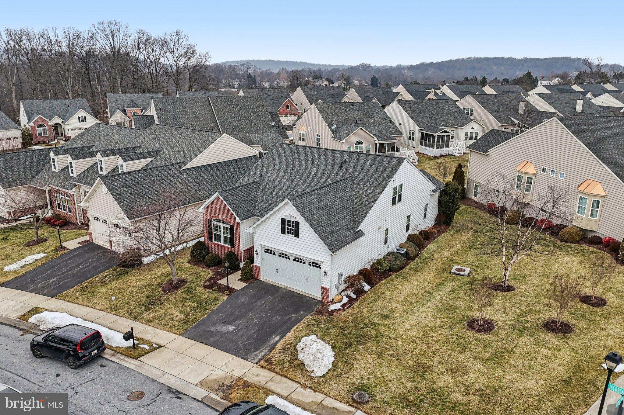 SIGNATURE CLUB AT GREENVIEW - Residential