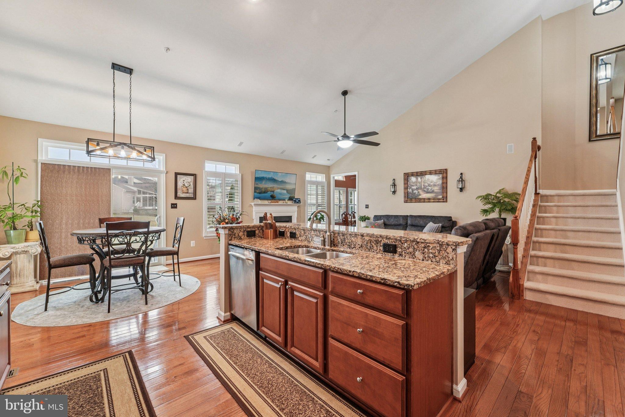 SIGNATURE CLUB AT GREENVIEW - Residential