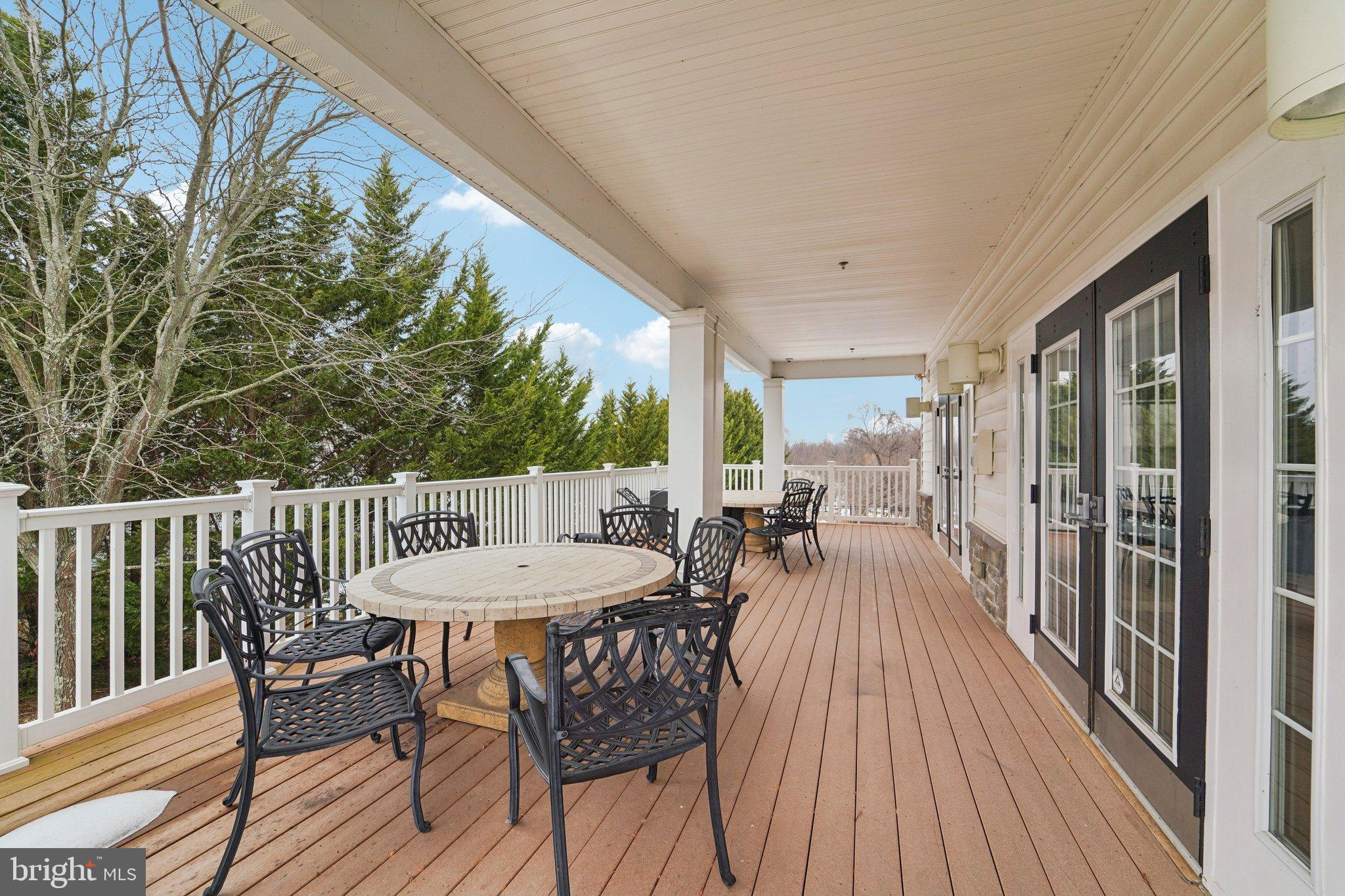 SIGNATURE CLUB AT GREENVIEW - Residential