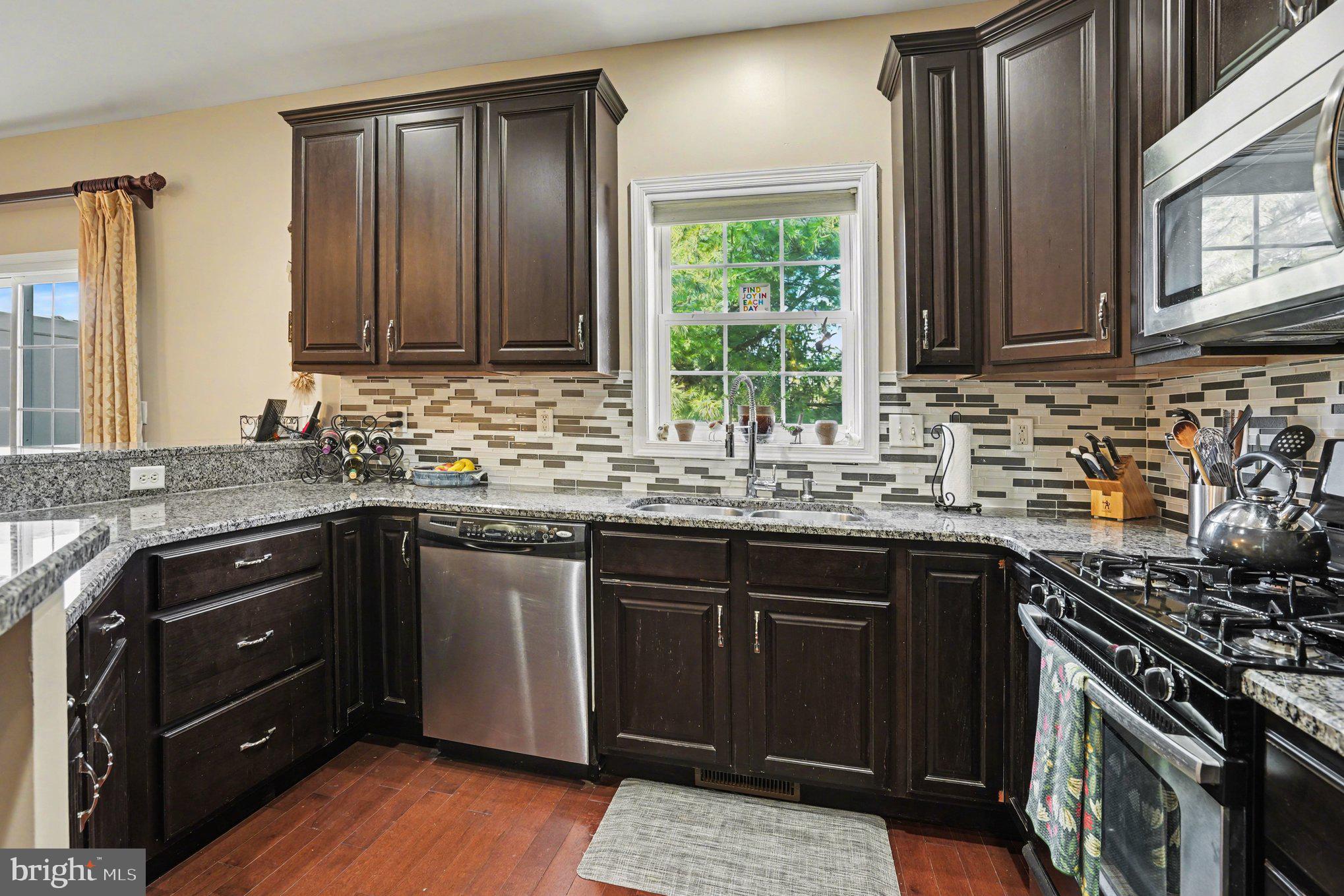 THE ENCLAVE - Residential