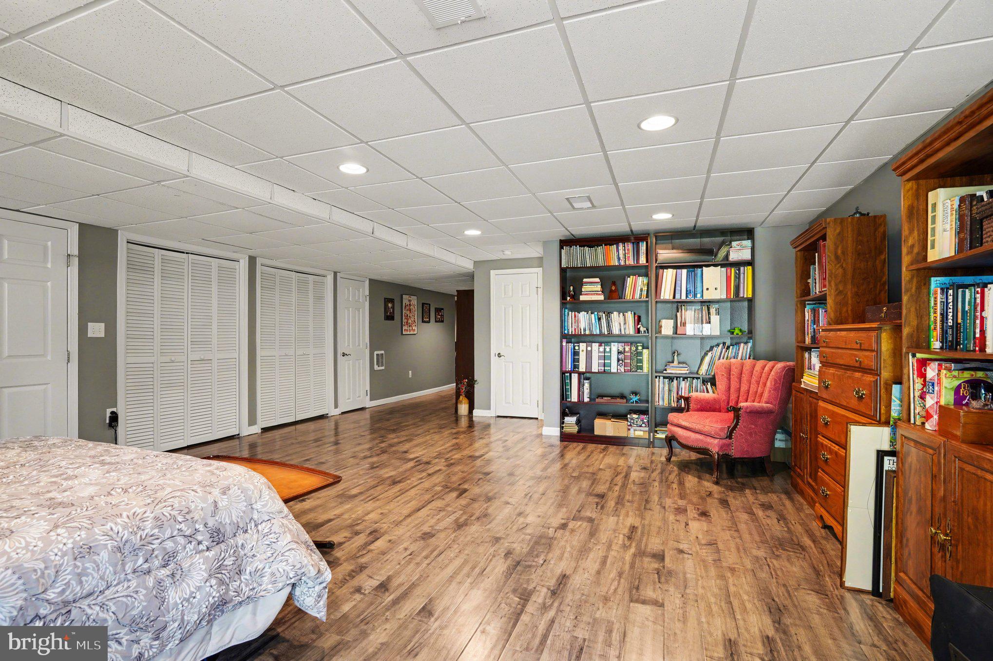 THE ENCLAVE - Residential