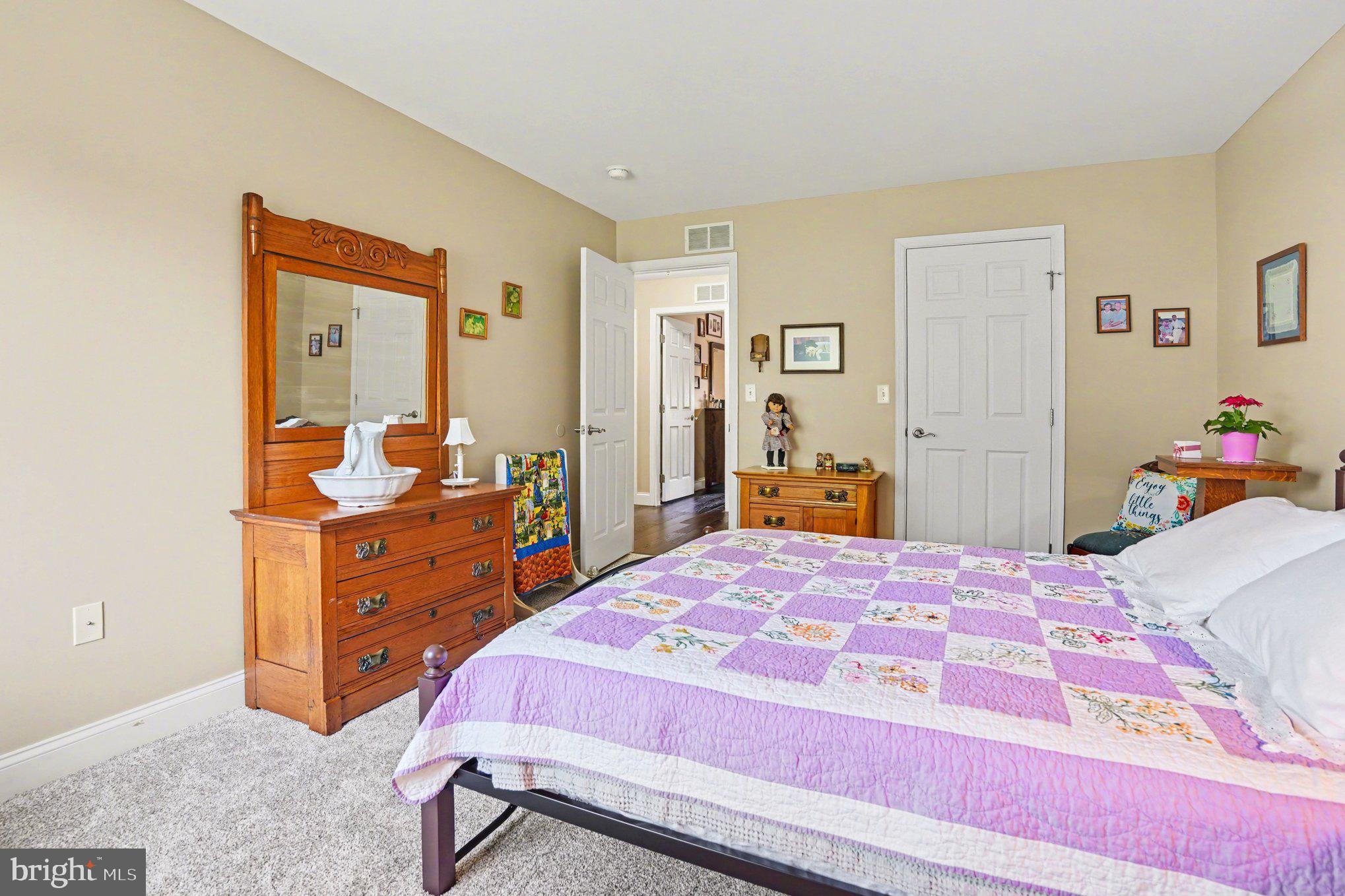 THE ENCLAVE - Residential