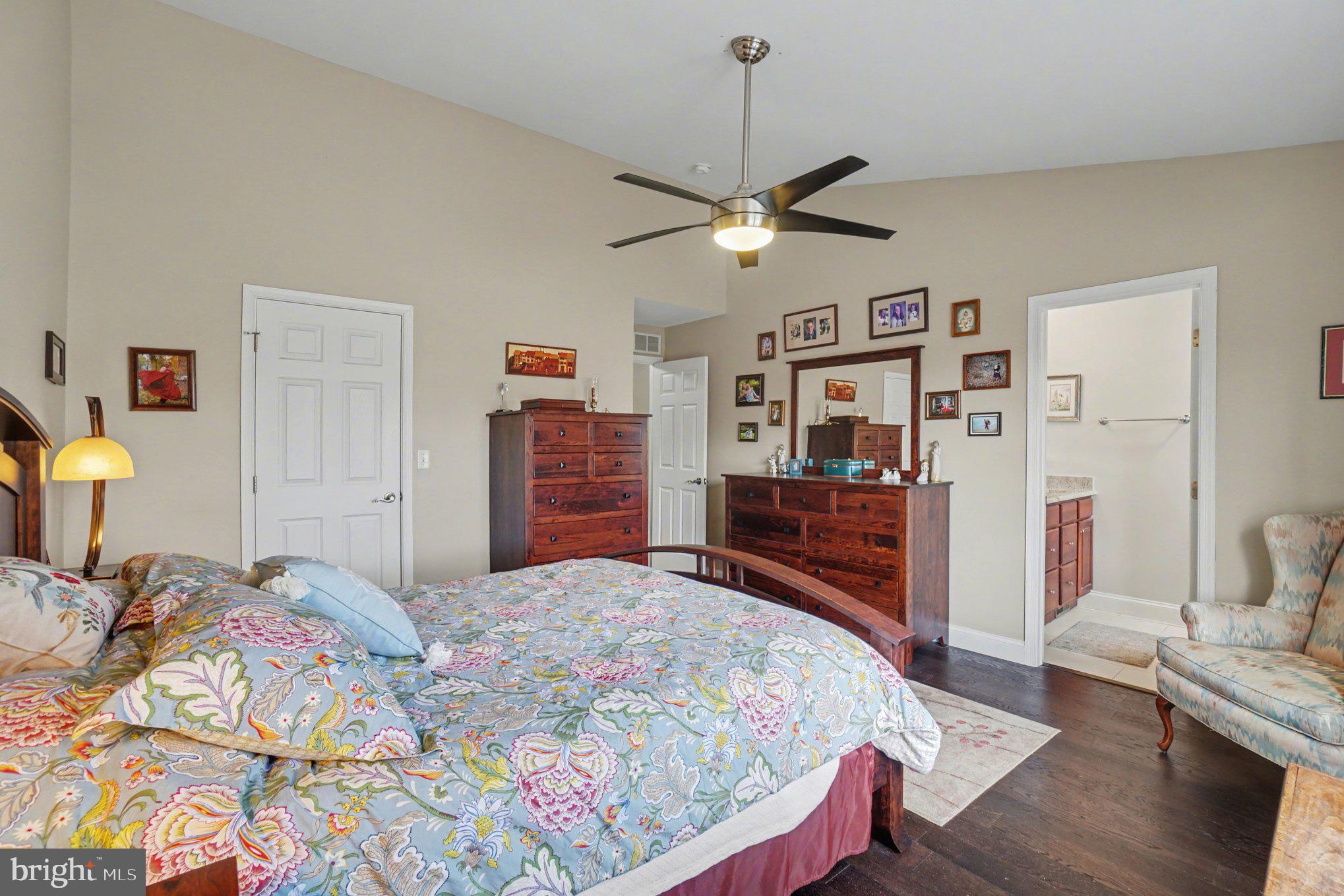 THE ENCLAVE - Residential