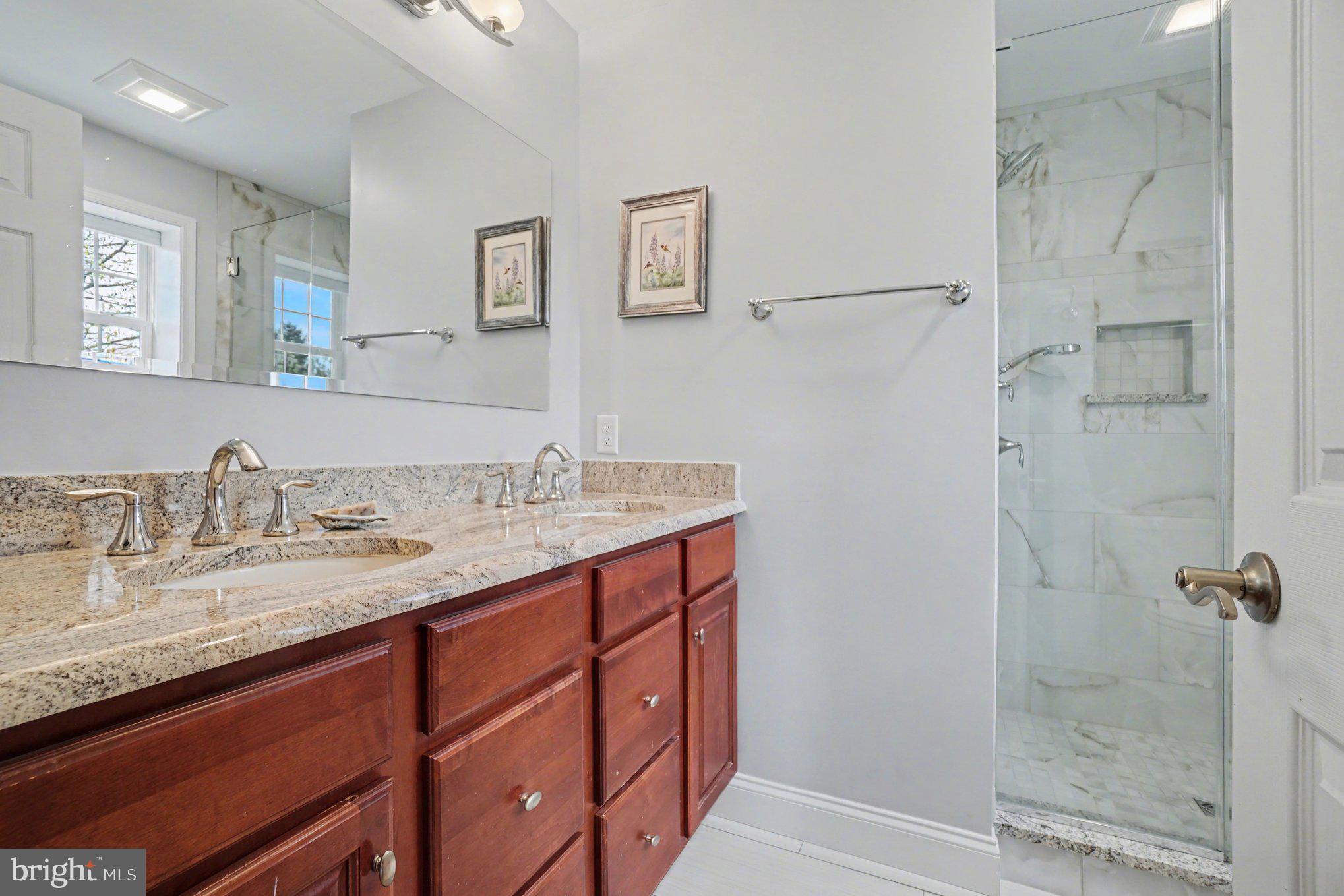 THE ENCLAVE - Residential