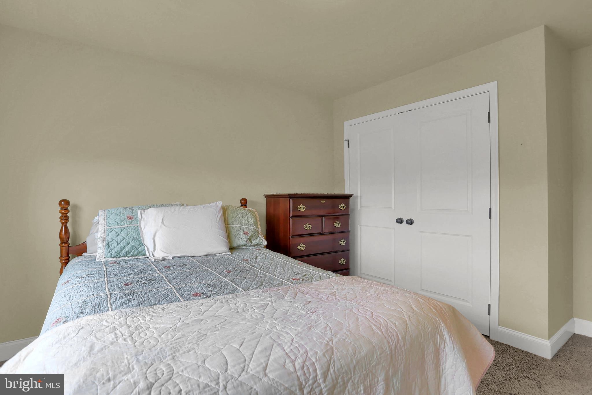 ROLLING HILLS - Residential