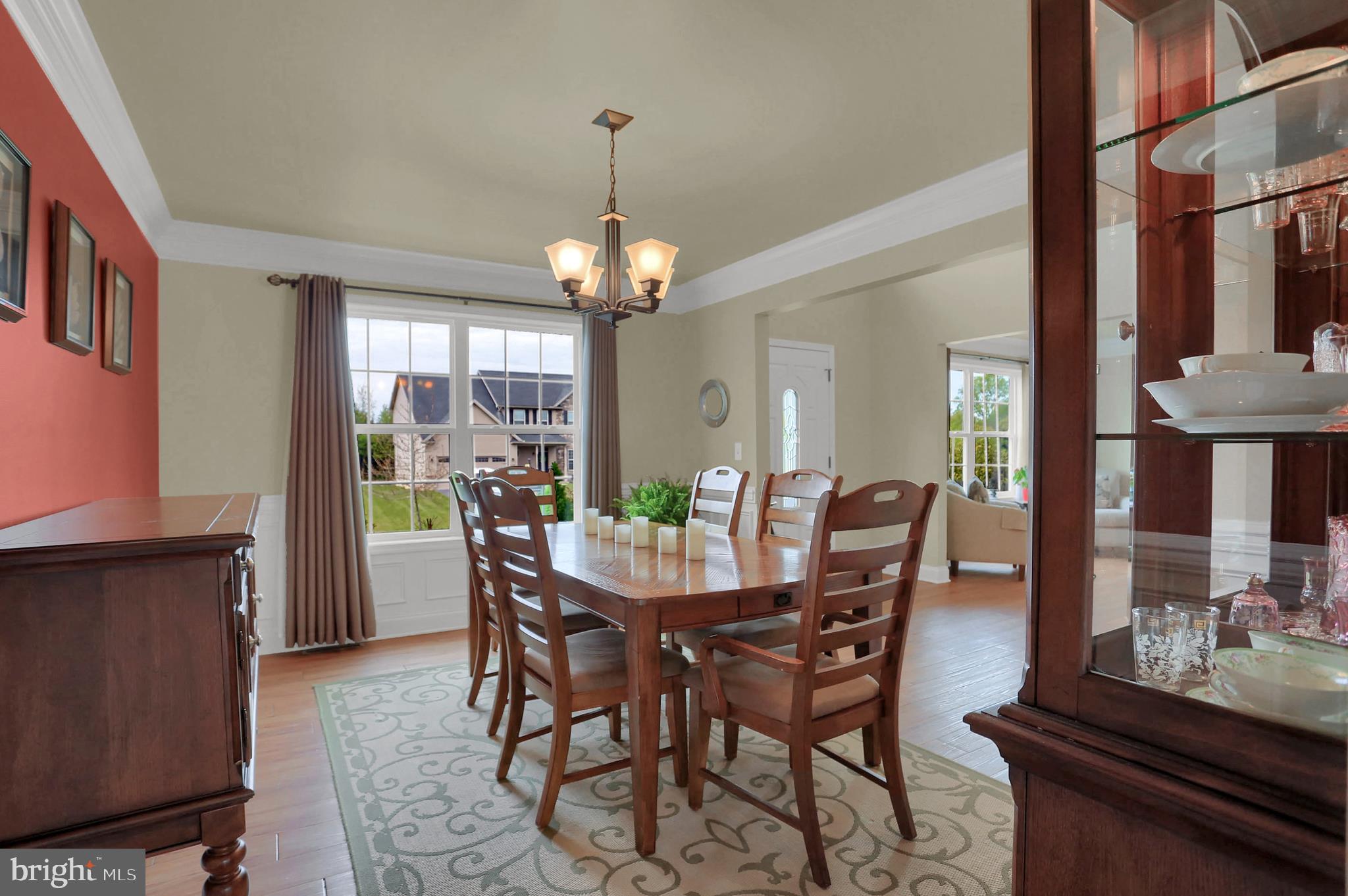 ROLLING HILLS - Residential