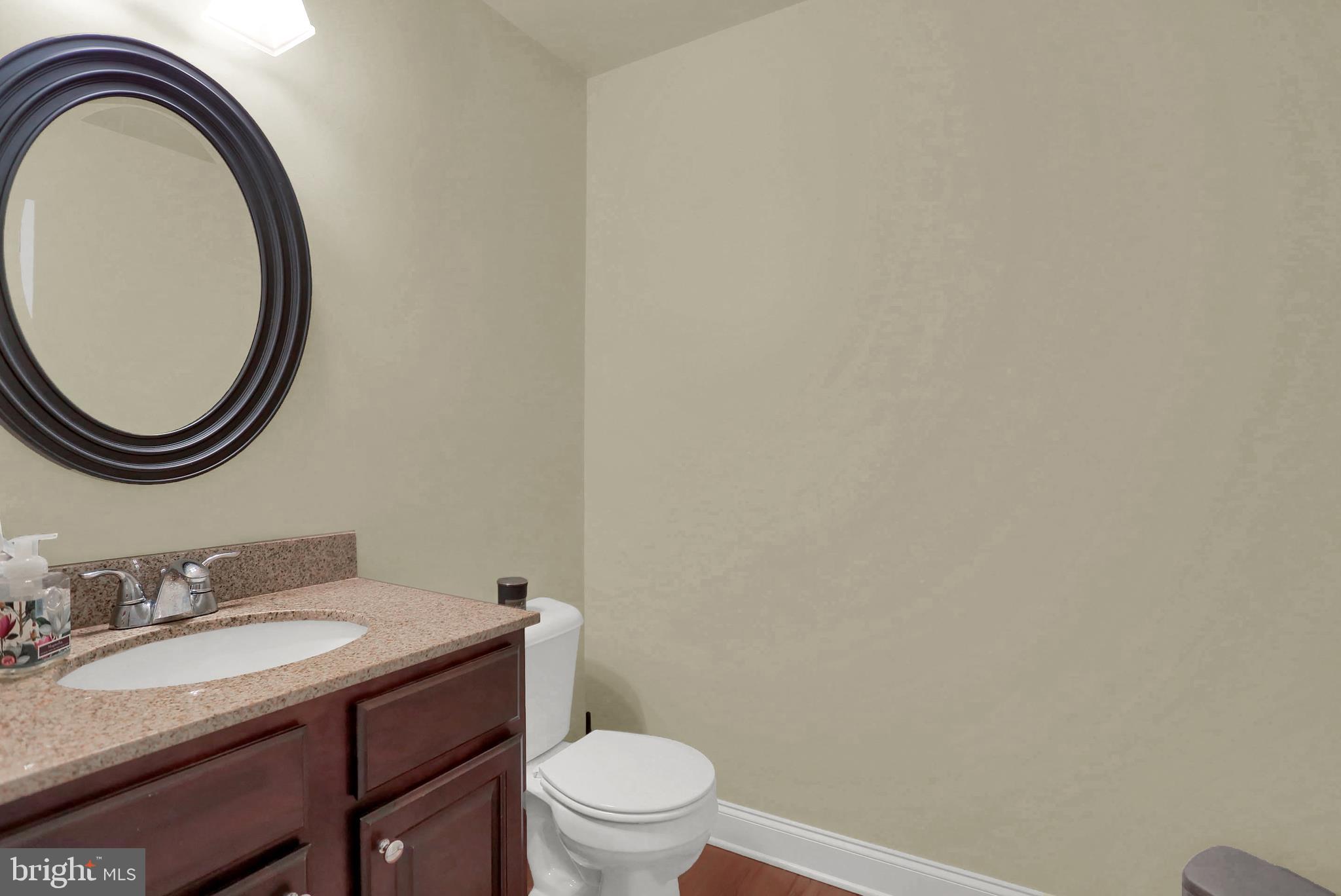 ROLLING HILLS - Residential