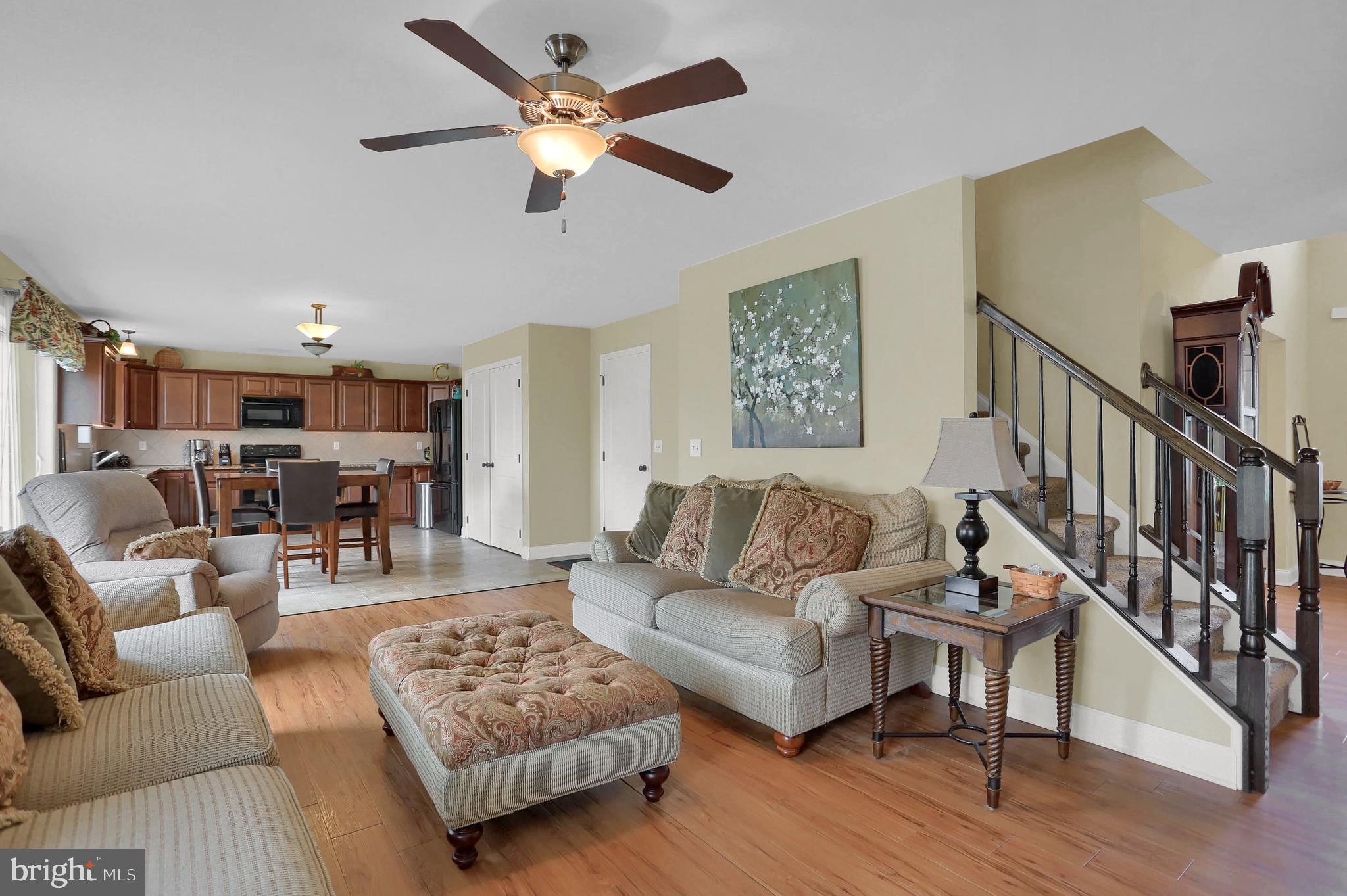 ROLLING HILLS - Residential