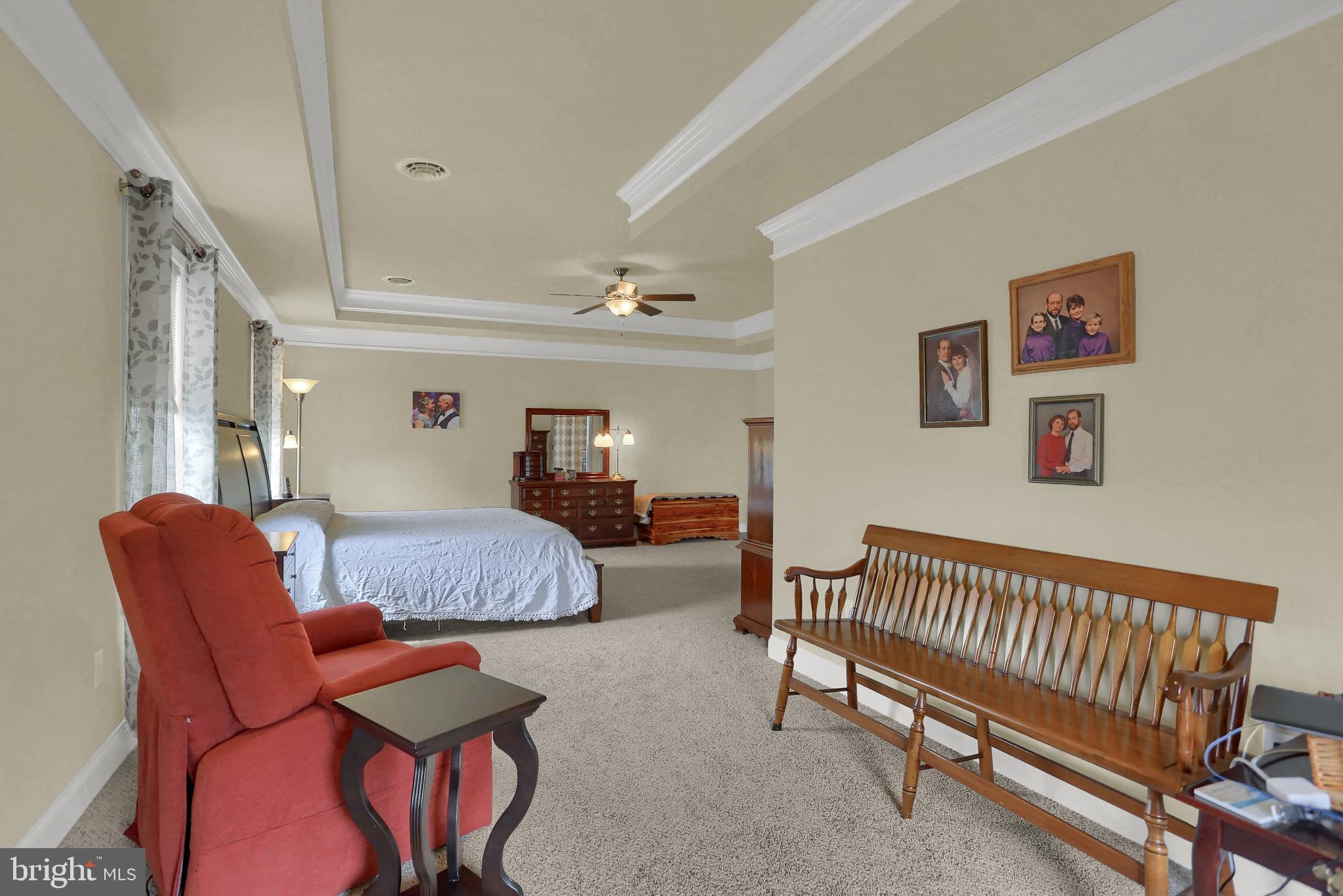 ROLLING HILLS - Residential