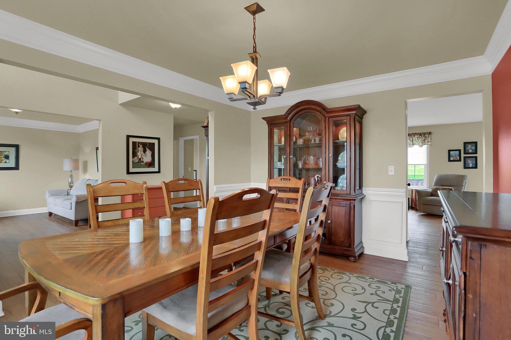 ROLLING HILLS - Residential