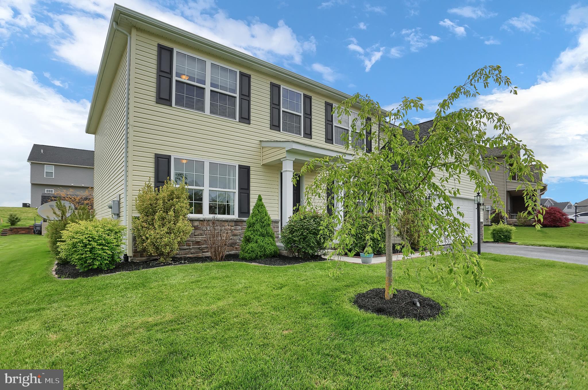 ROLLING HILLS - Residential