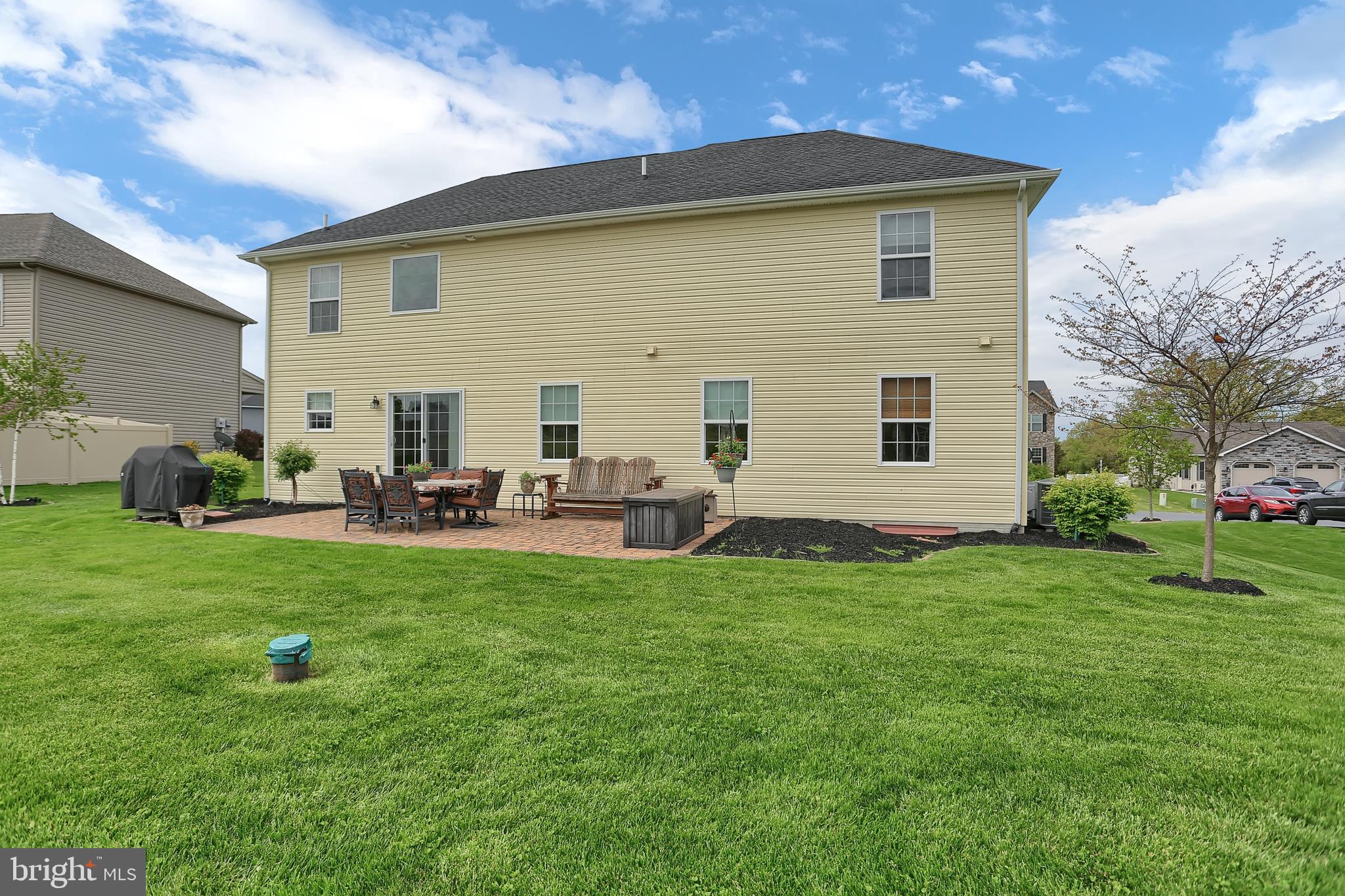 ROLLING HILLS - Residential