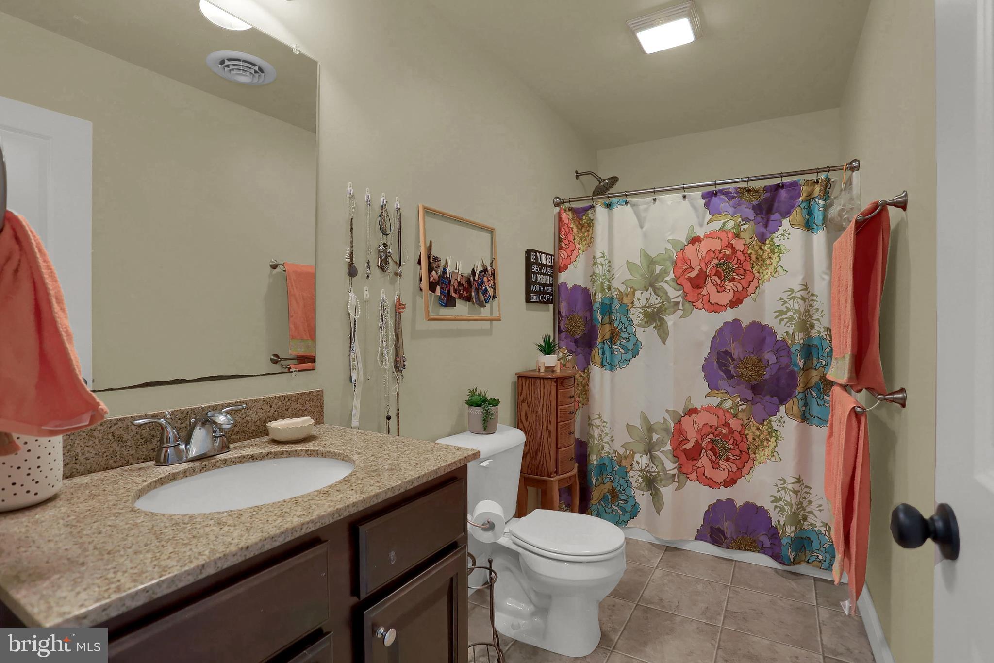 ROLLING HILLS - Residential