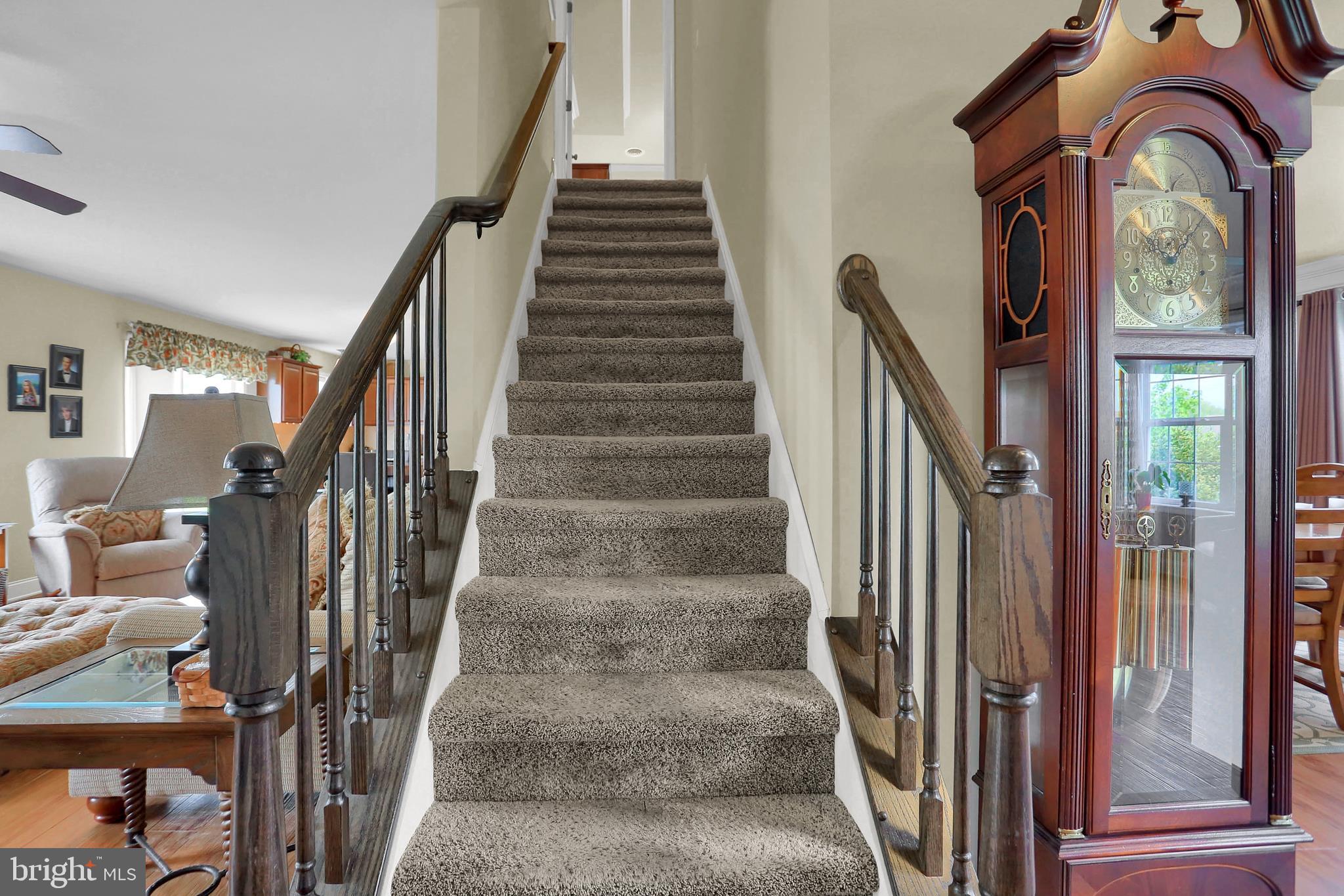 ROLLING HILLS - Residential