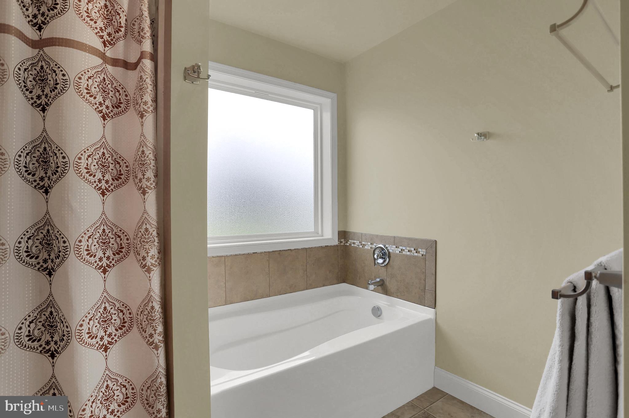 ROLLING HILLS - Residential