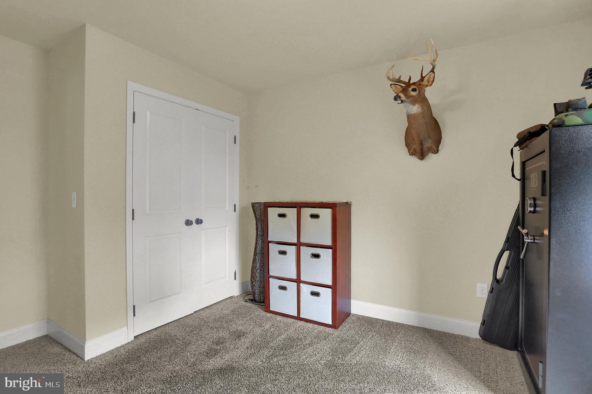 ROLLING HILLS - Residential