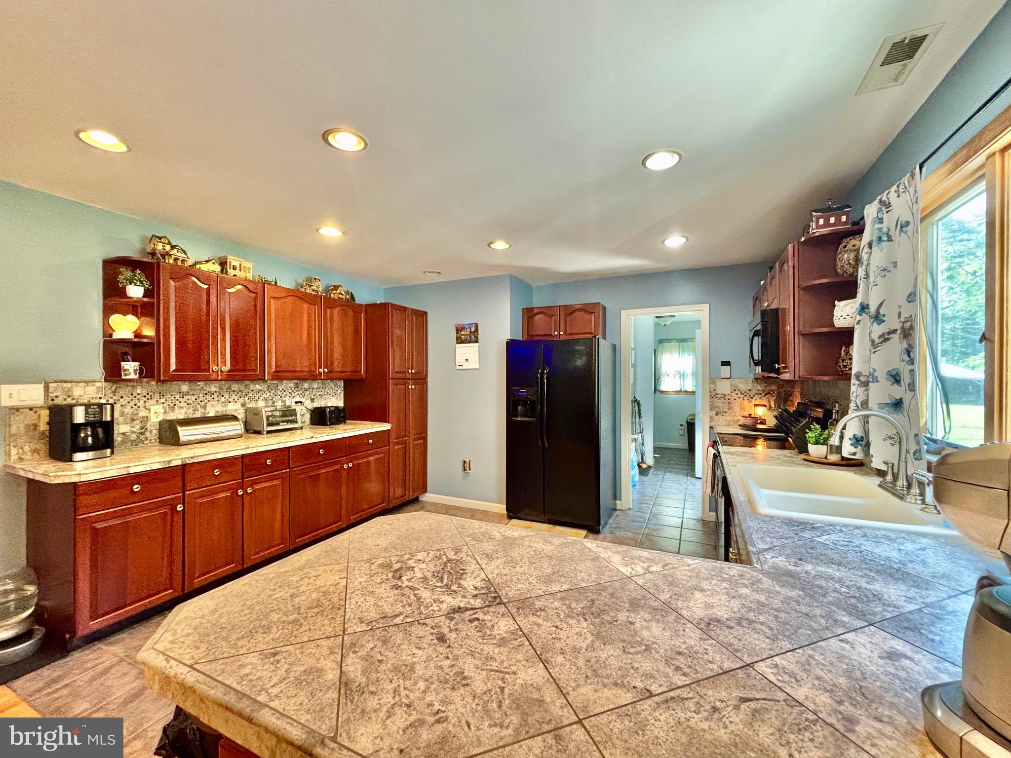 3631 GREENPOINT ROAD