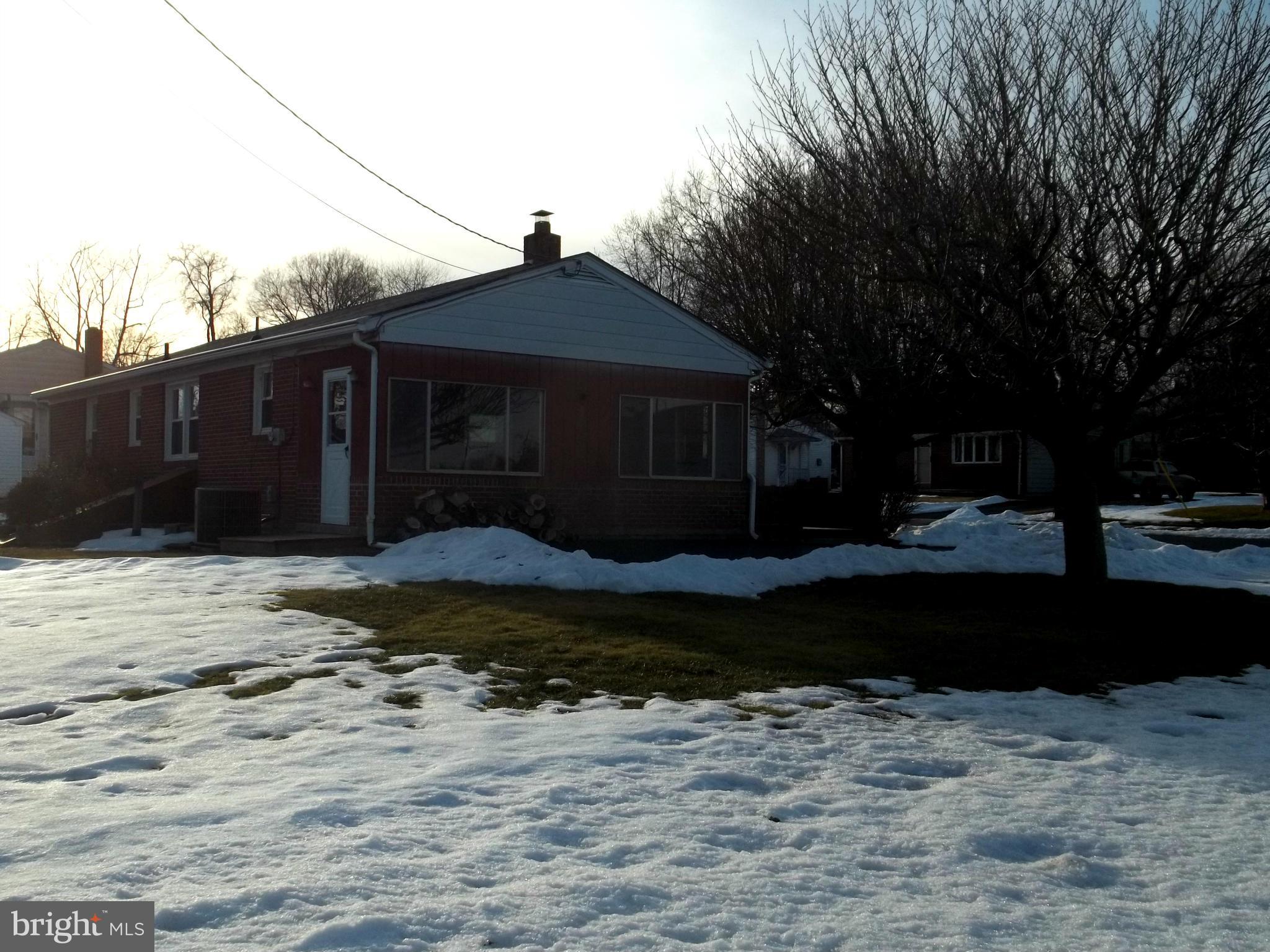 LEWIS MANOR - Residential