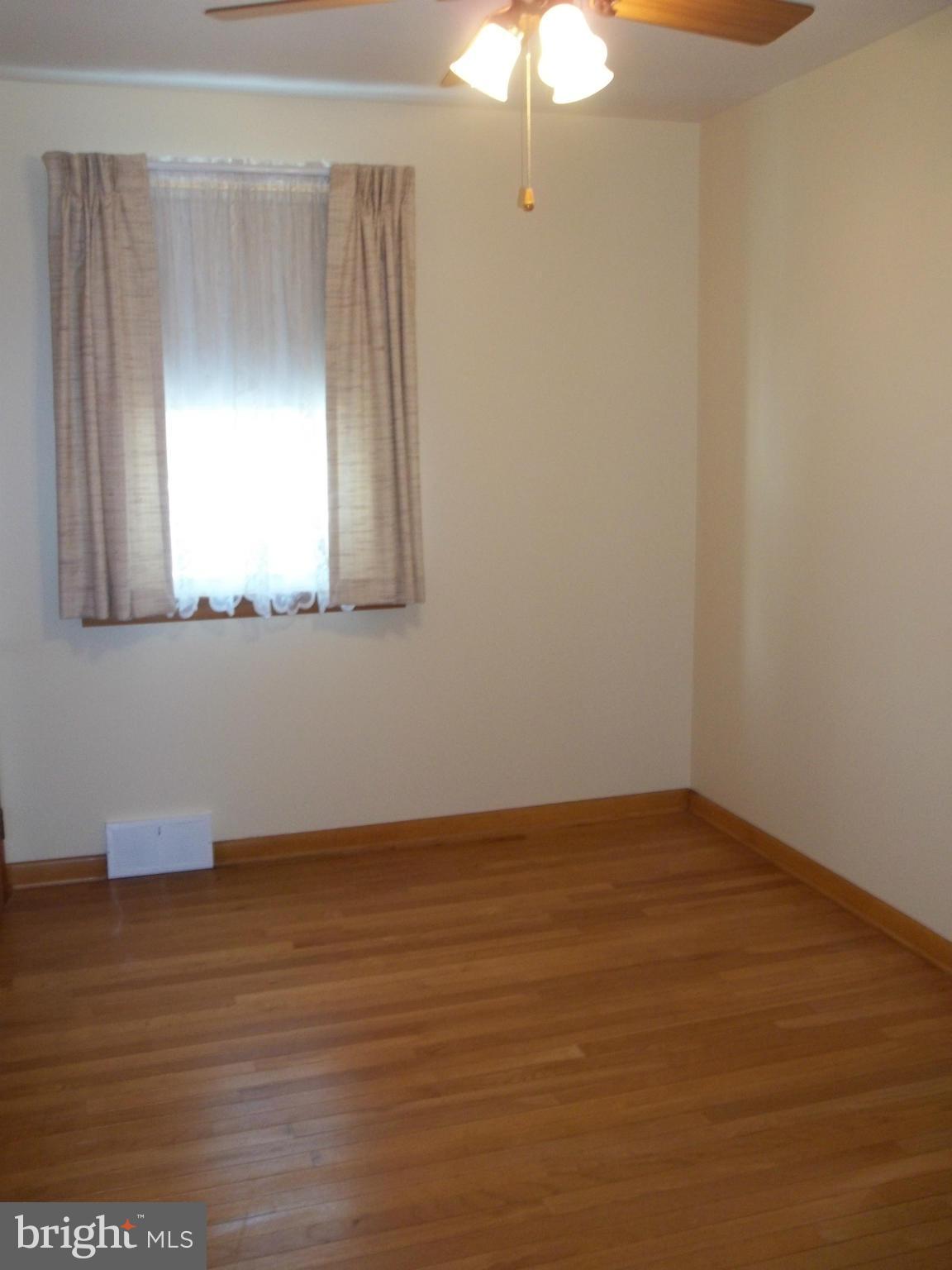 LEWIS MANOR - Residential