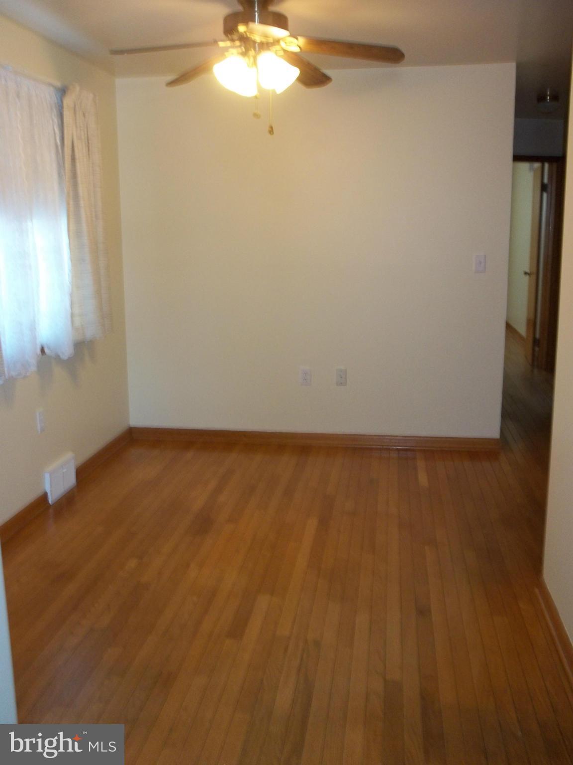 LEWIS MANOR - Residential