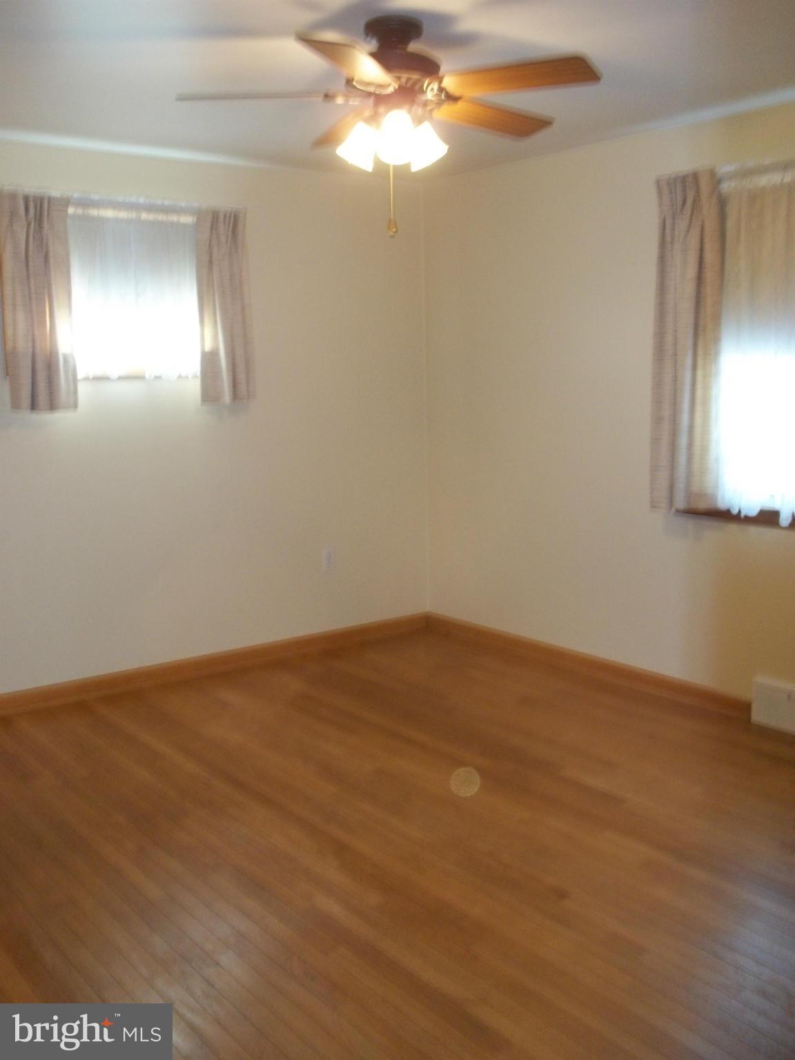 LEWIS MANOR - Residential