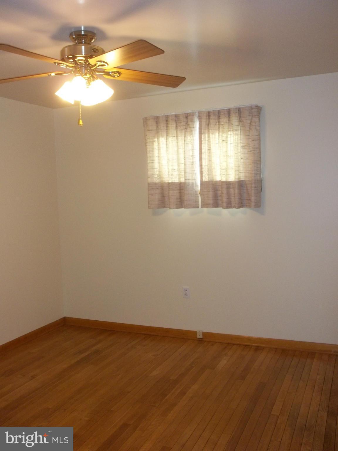 LEWIS MANOR - Residential