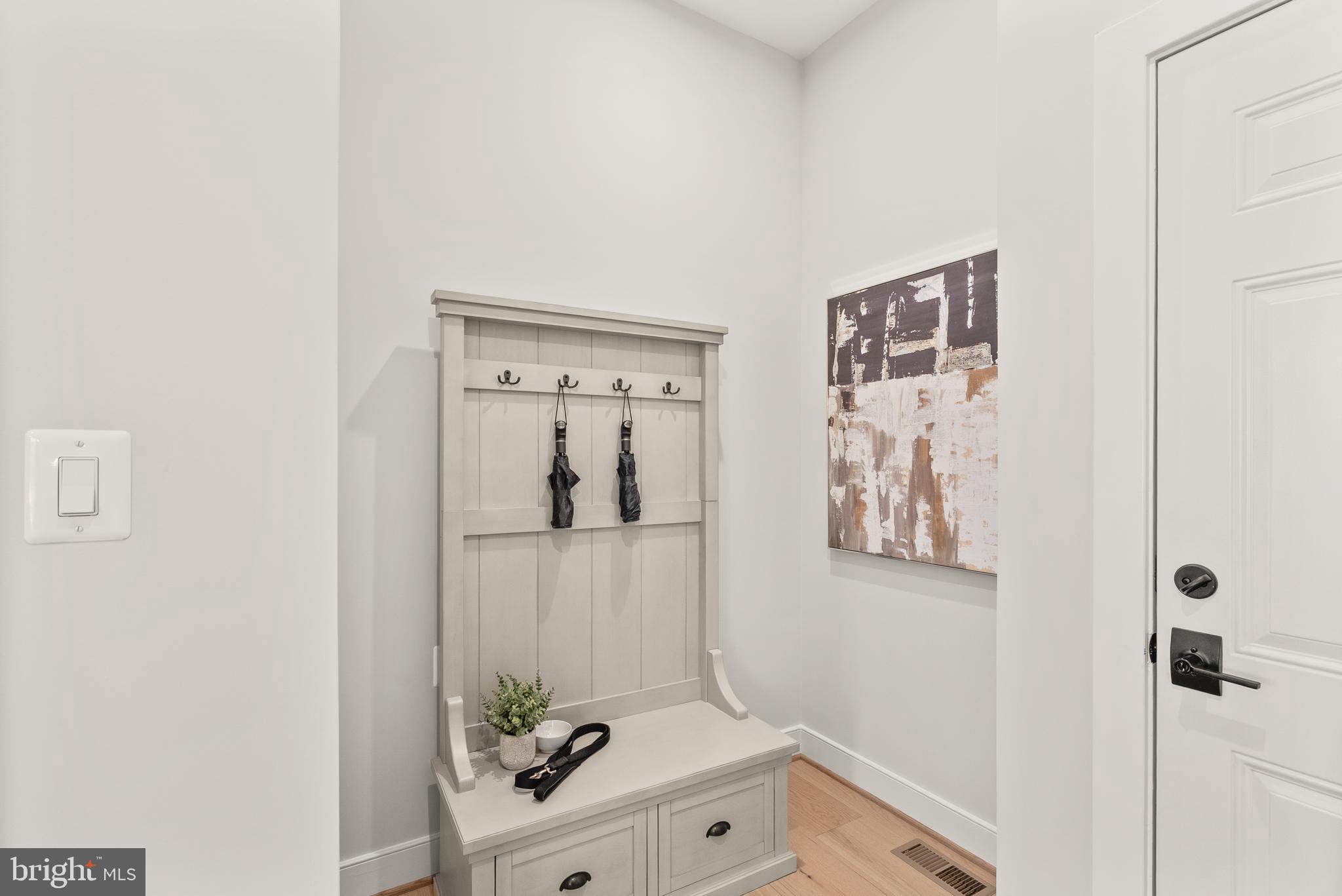 VIENNA WOODS - Residential