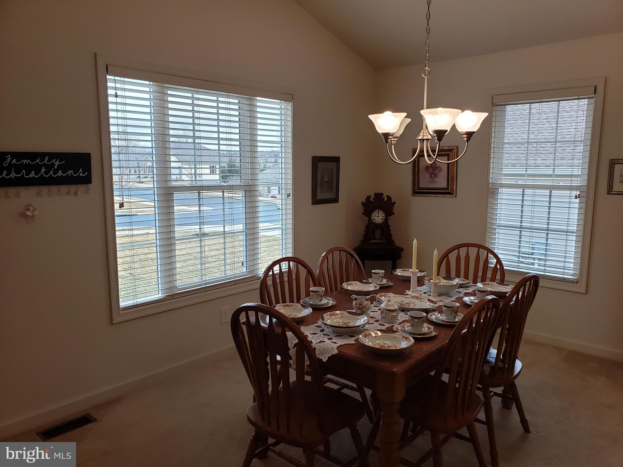 KINGS MANOR - Residential