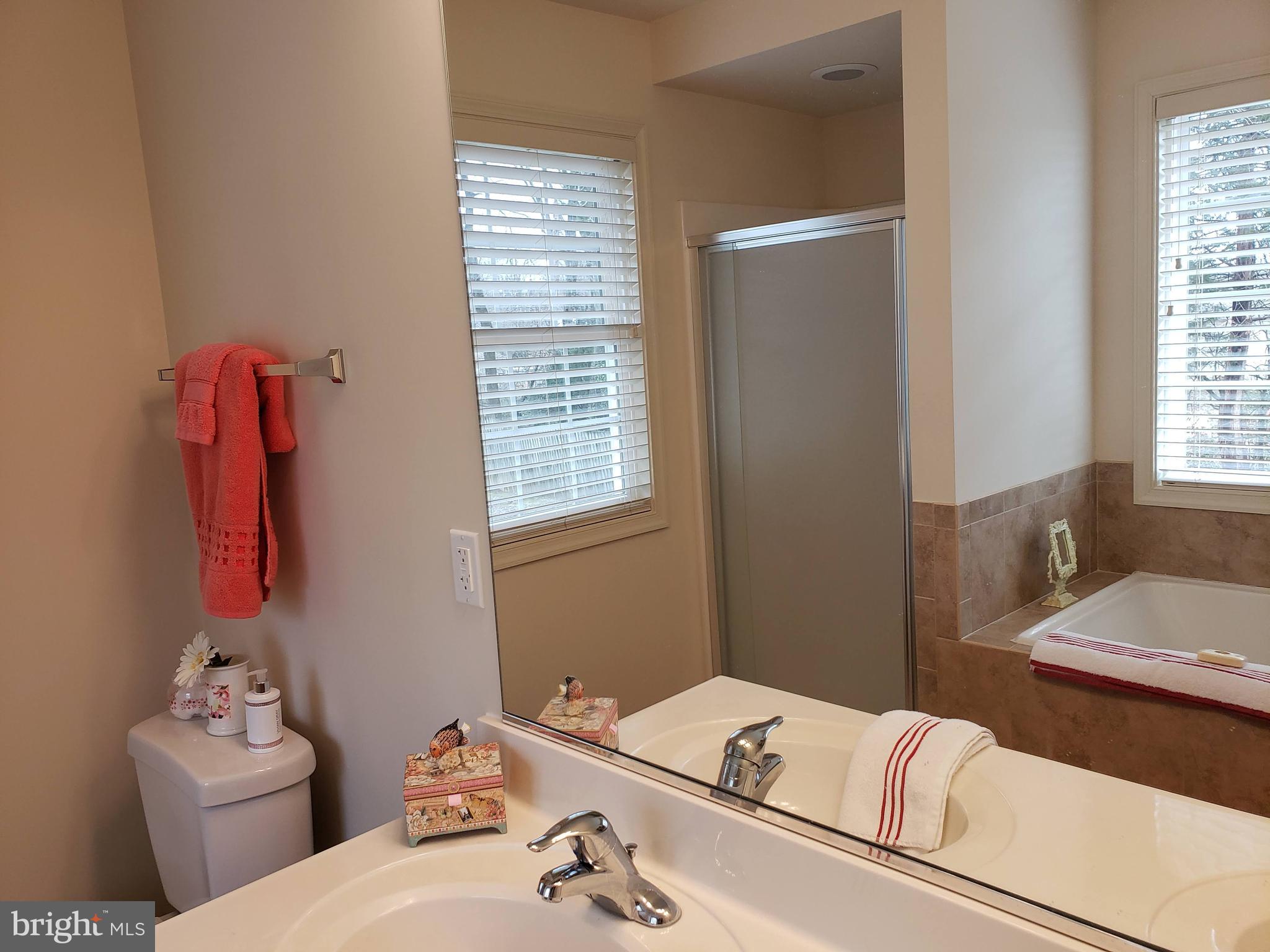 KINGS MANOR - Residential