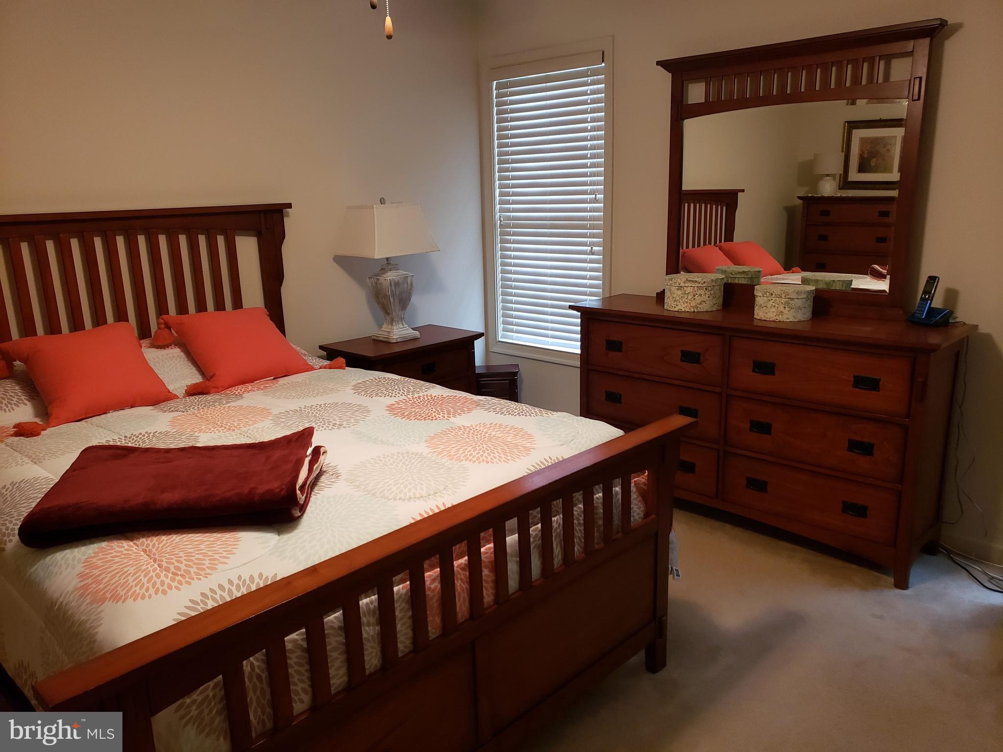 KINGS MANOR - Residential