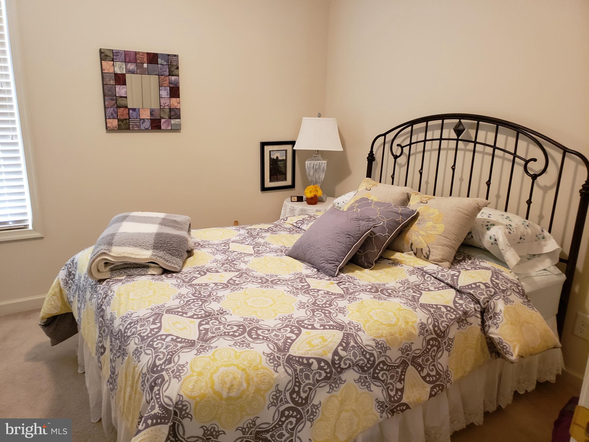 KINGS MANOR - Residential