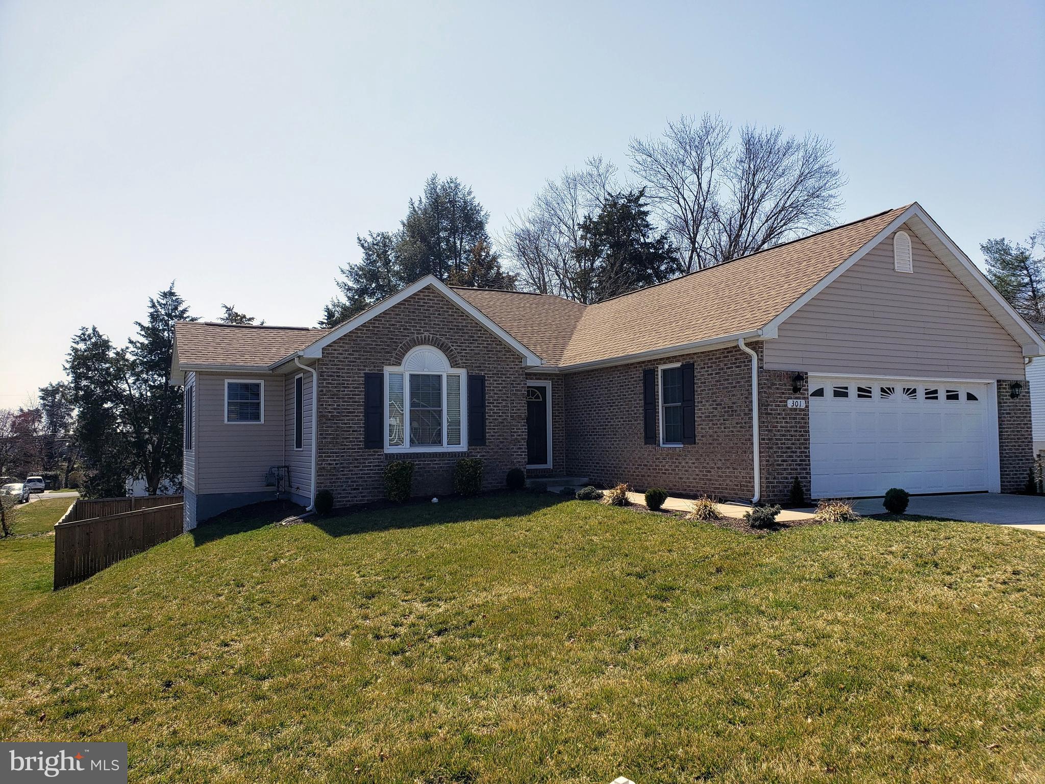 KINGS MANOR - Residential