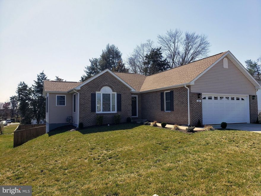 Well maintained one level home with plenty of room to expand in full walkout basement with fenced in backyard. Main level features 3 bedrooms, 2 full bathrooms, large open eat in kitchen with peninsula for eating as well. Main level also features a formal dining room and spacious family room with vaulted ceilings and fireplace.  Deck overlooks large fenced in private backyard. Basement provides plenty of room to expand including a rough in for future bathroom. Schedule a showing today, this one won't last long.