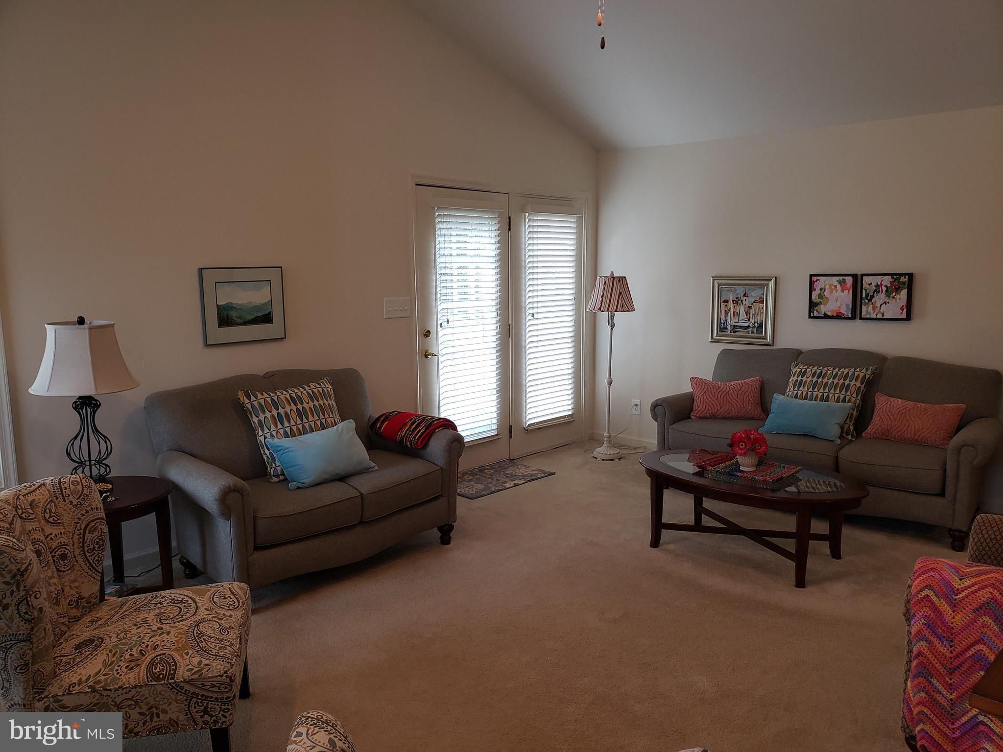 KINGS MANOR - Residential