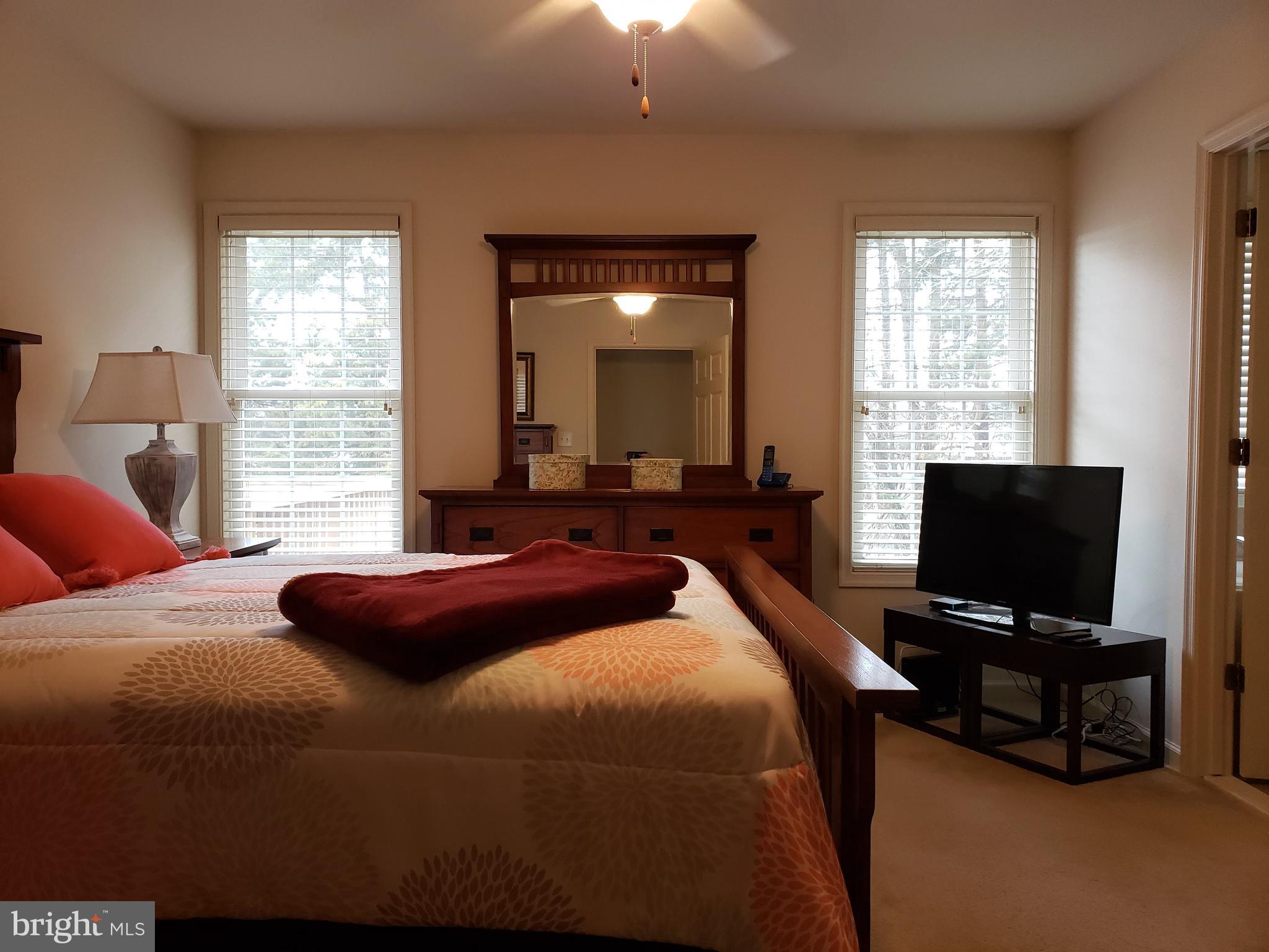 KINGS MANOR - Residential