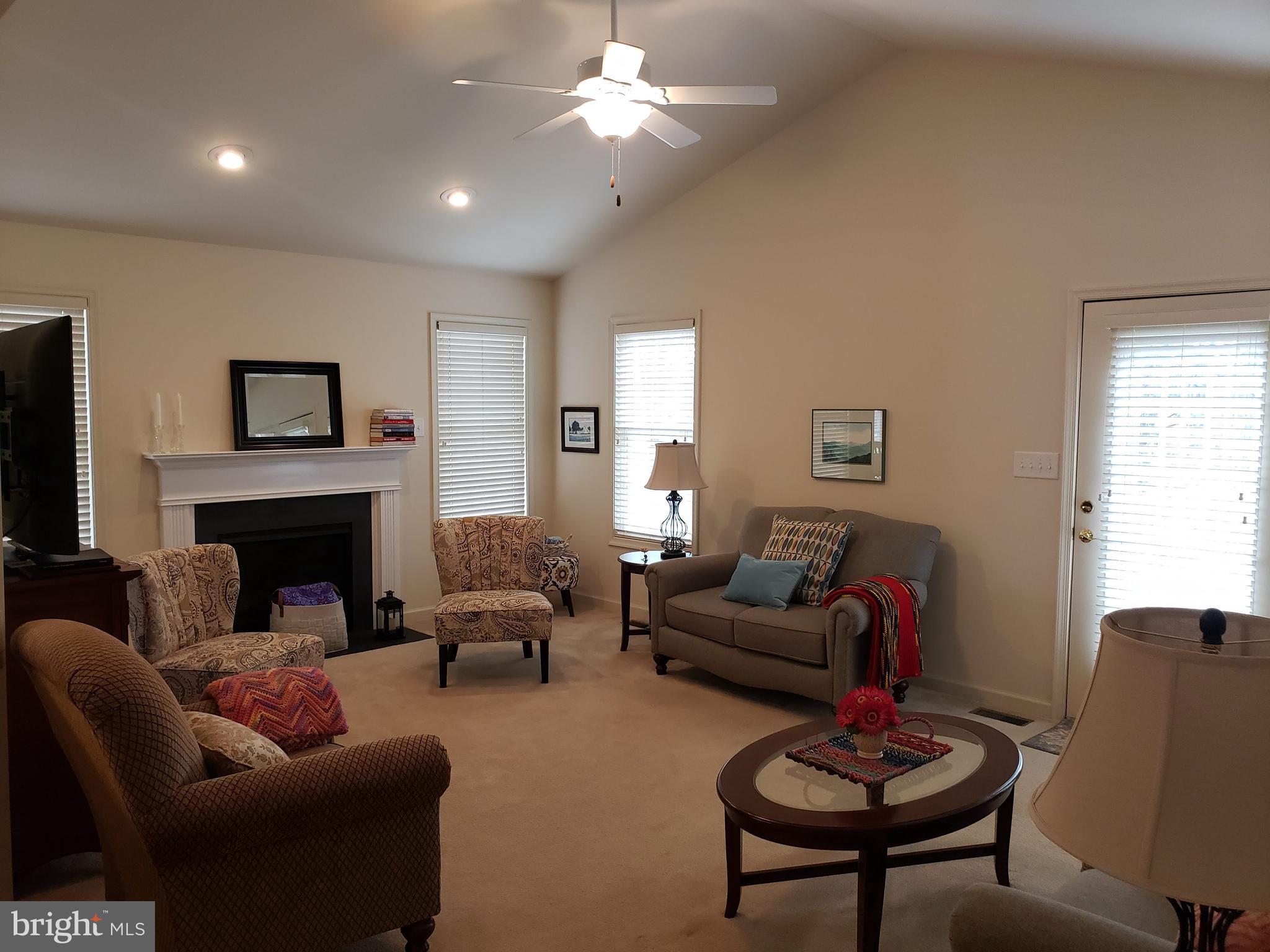 KINGS MANOR - Residential