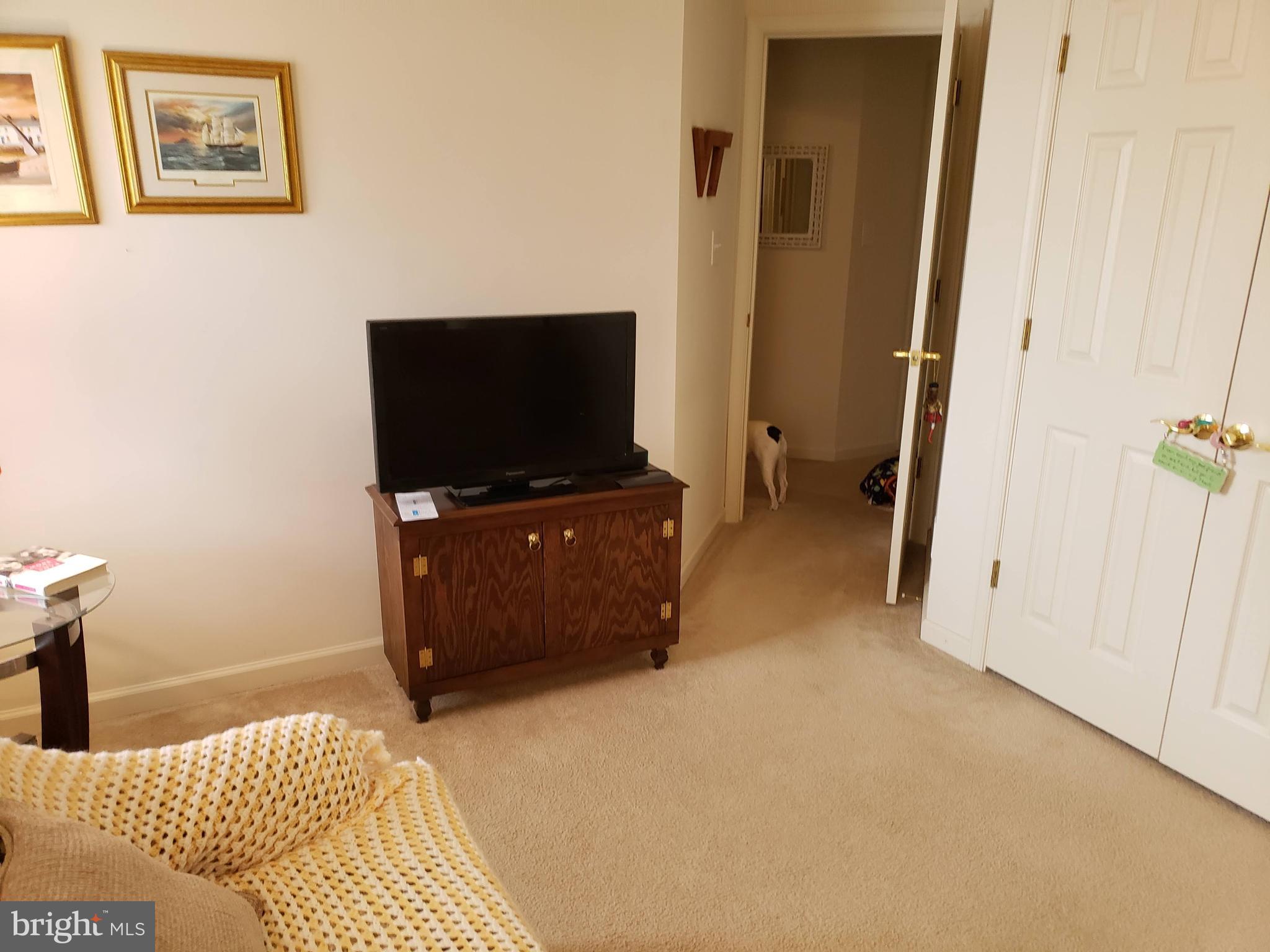 KINGS MANOR - Residential