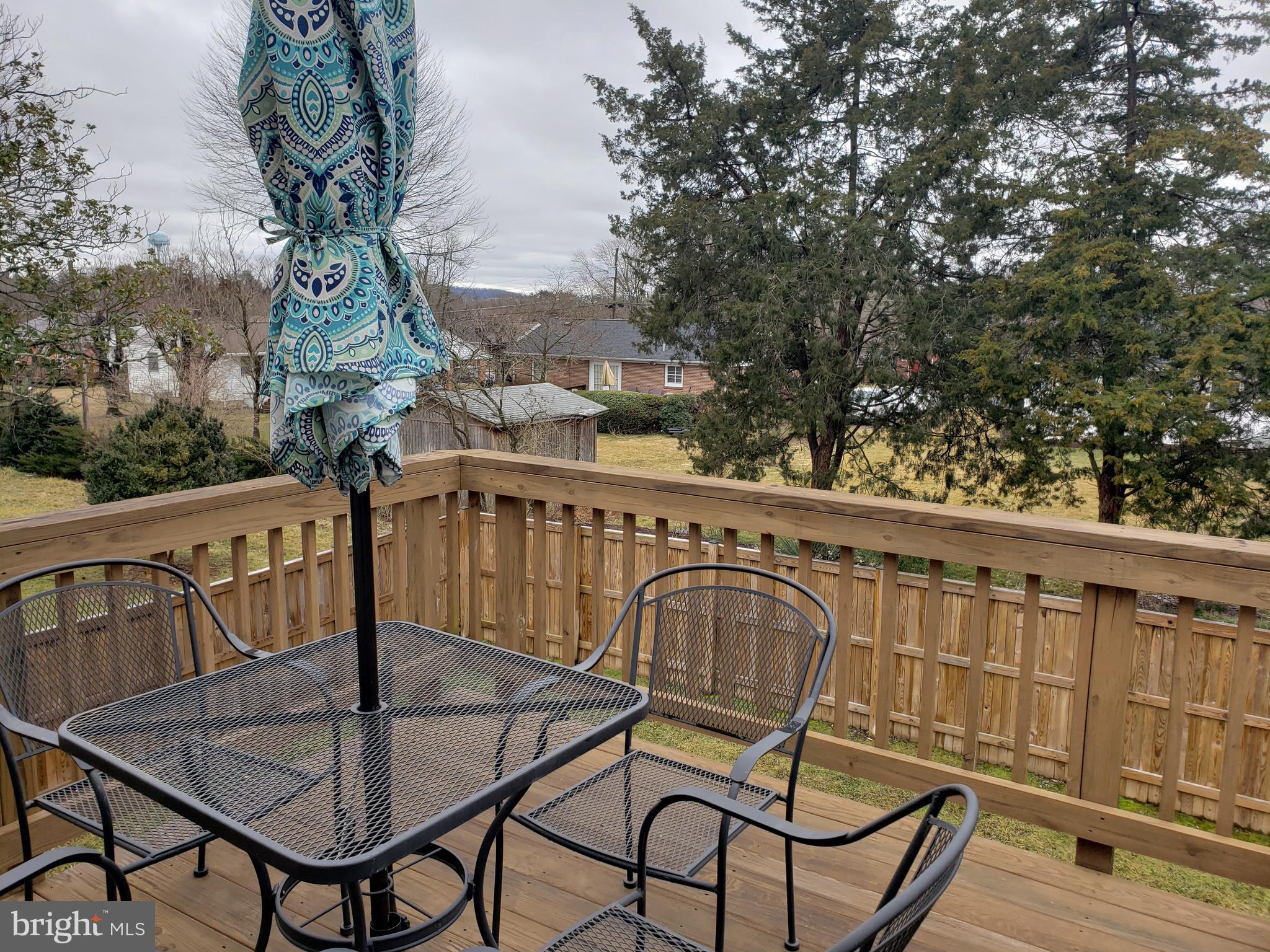 KINGS MANOR - Residential