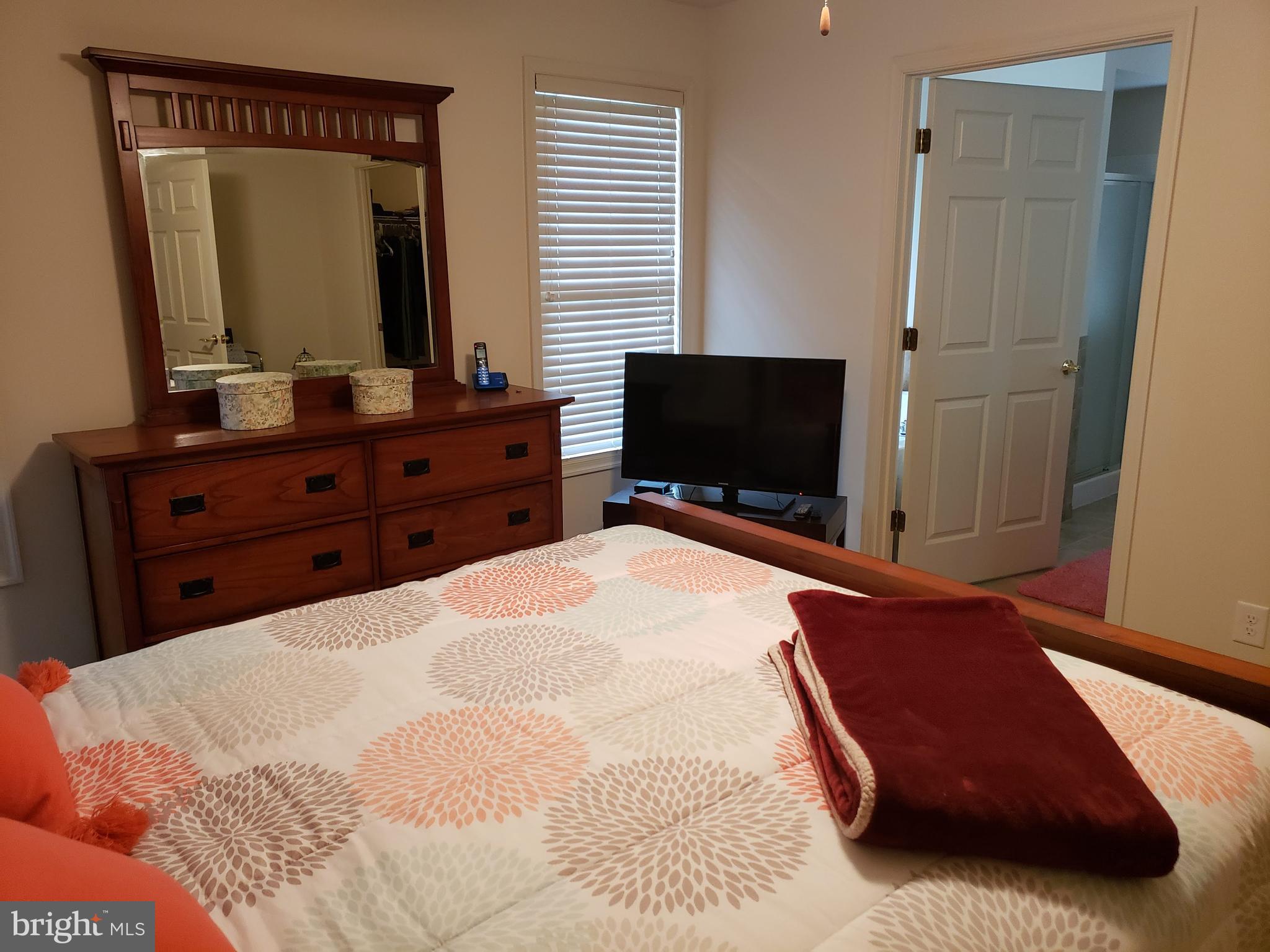 KINGS MANOR - Residential